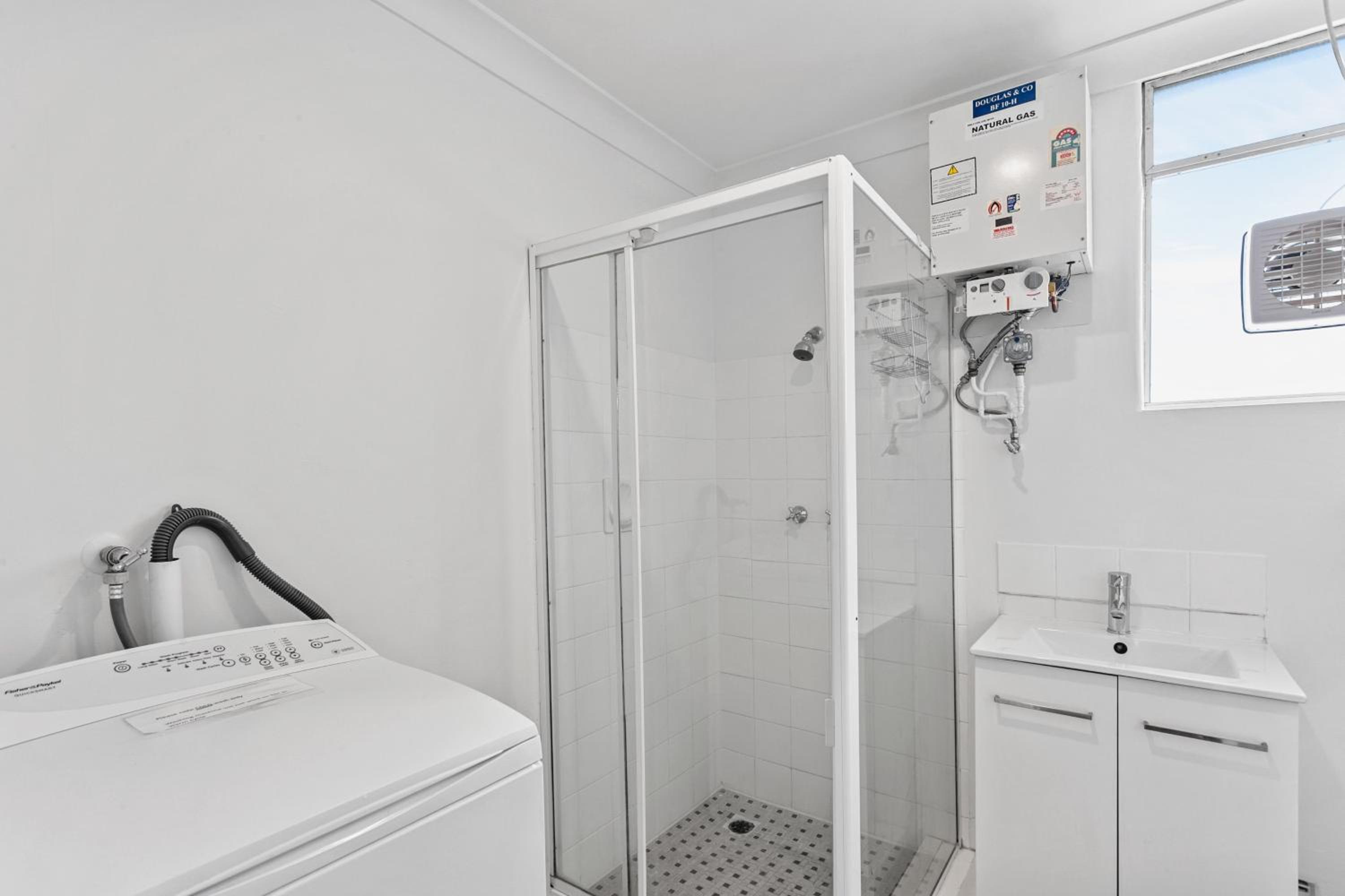 Malibu Apartments - Perth