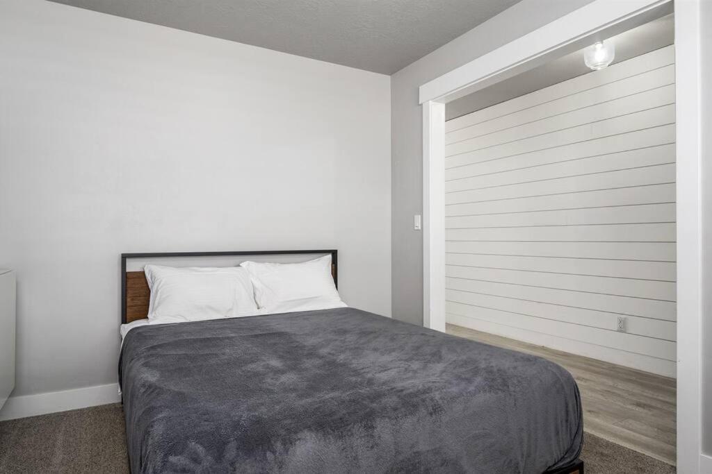 HUGE YARD Centrally Located Beautiful Neighborhood