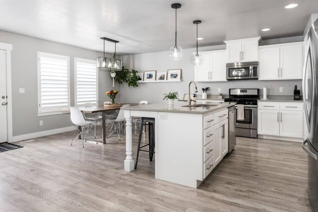 HUGE YARD Centrally Located Beautiful Neighborhood