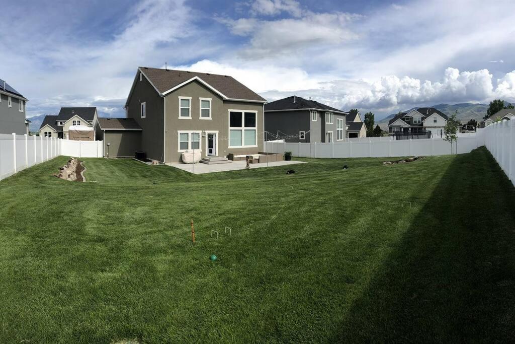 HUGE YARD Centrally Located Beautiful Neighborhood
