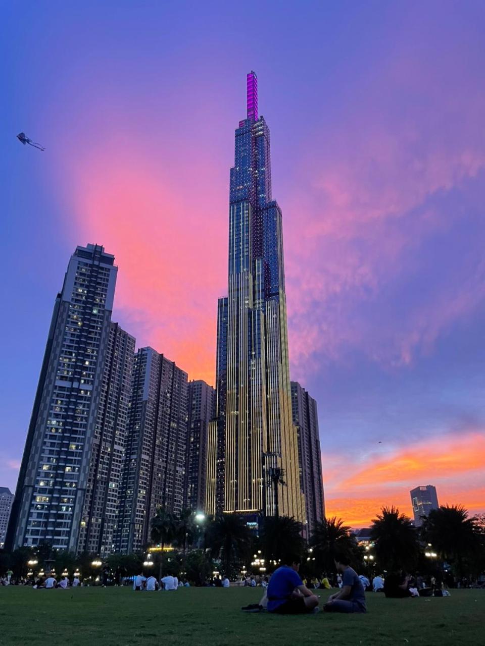 Vinhomes Central Park Luxury Apartment 1,2,3,4 bedroom, Landmark 81 area