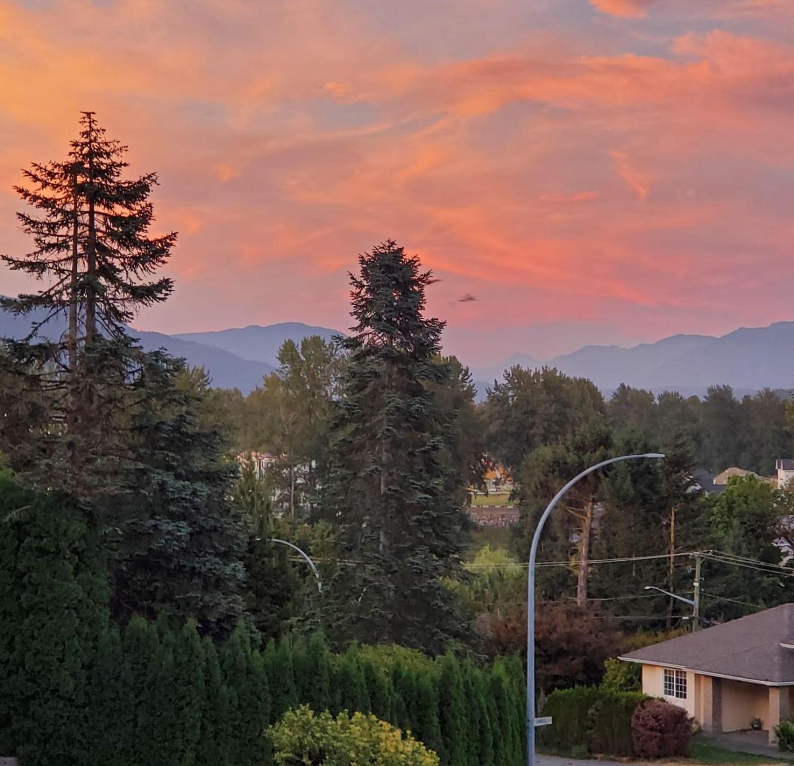 Garden House Near Heritage Park-Coliseum -HWY 1-Fishing-Cultus Lake