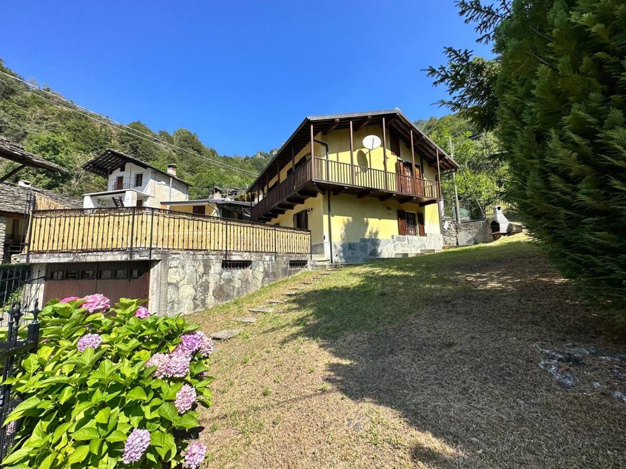 Baita pressi Gran Paradiso view 5