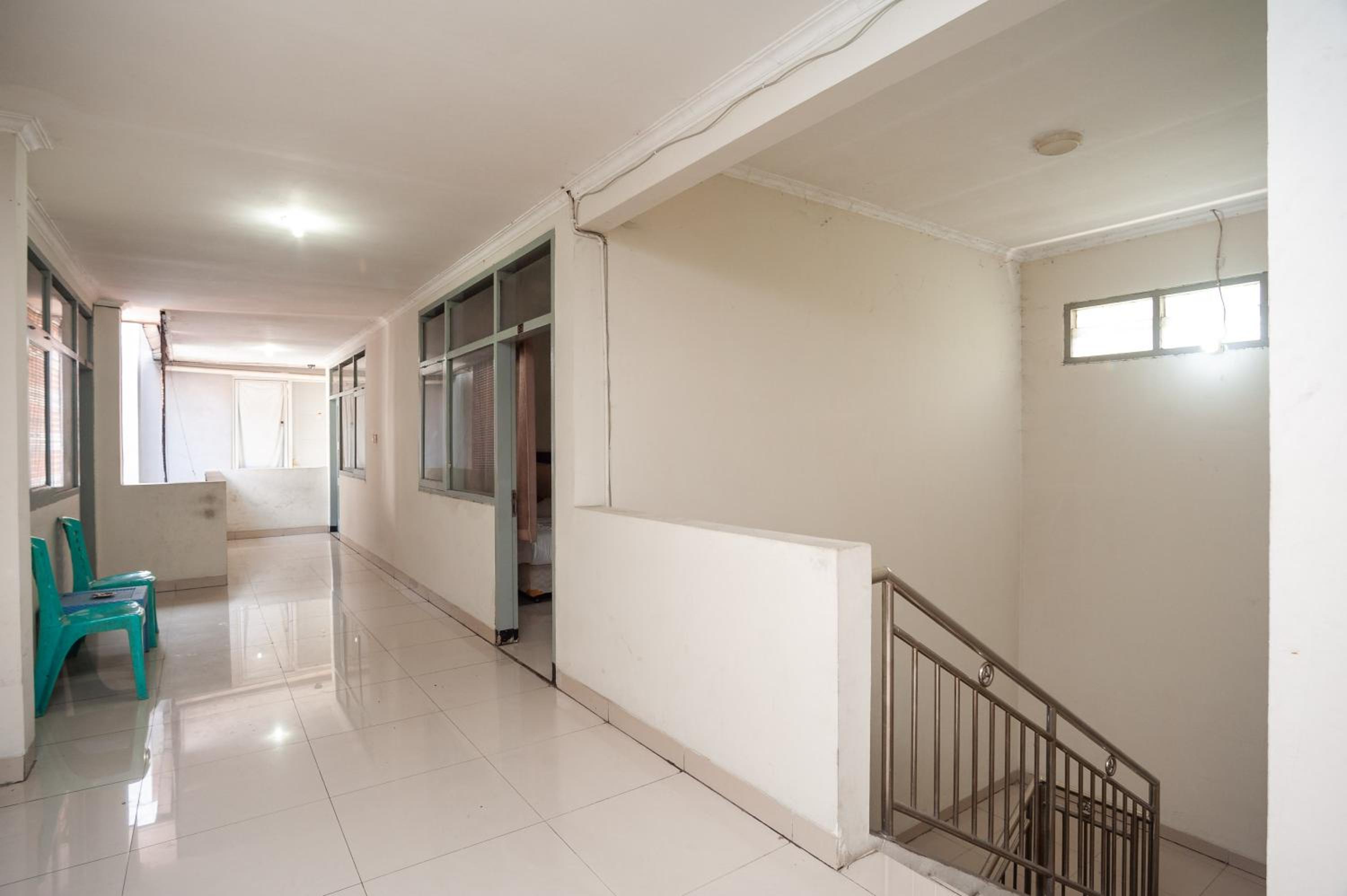 RedDoorz Plus near RS PMI Bogor