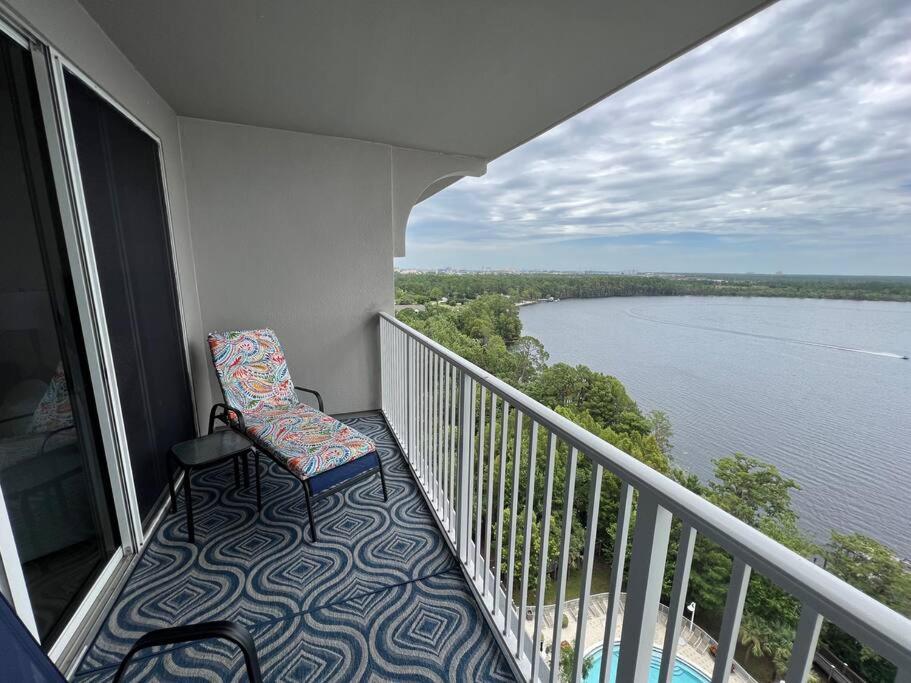 Huge Pool, Sunrise Lakeview 12th floor near Disney