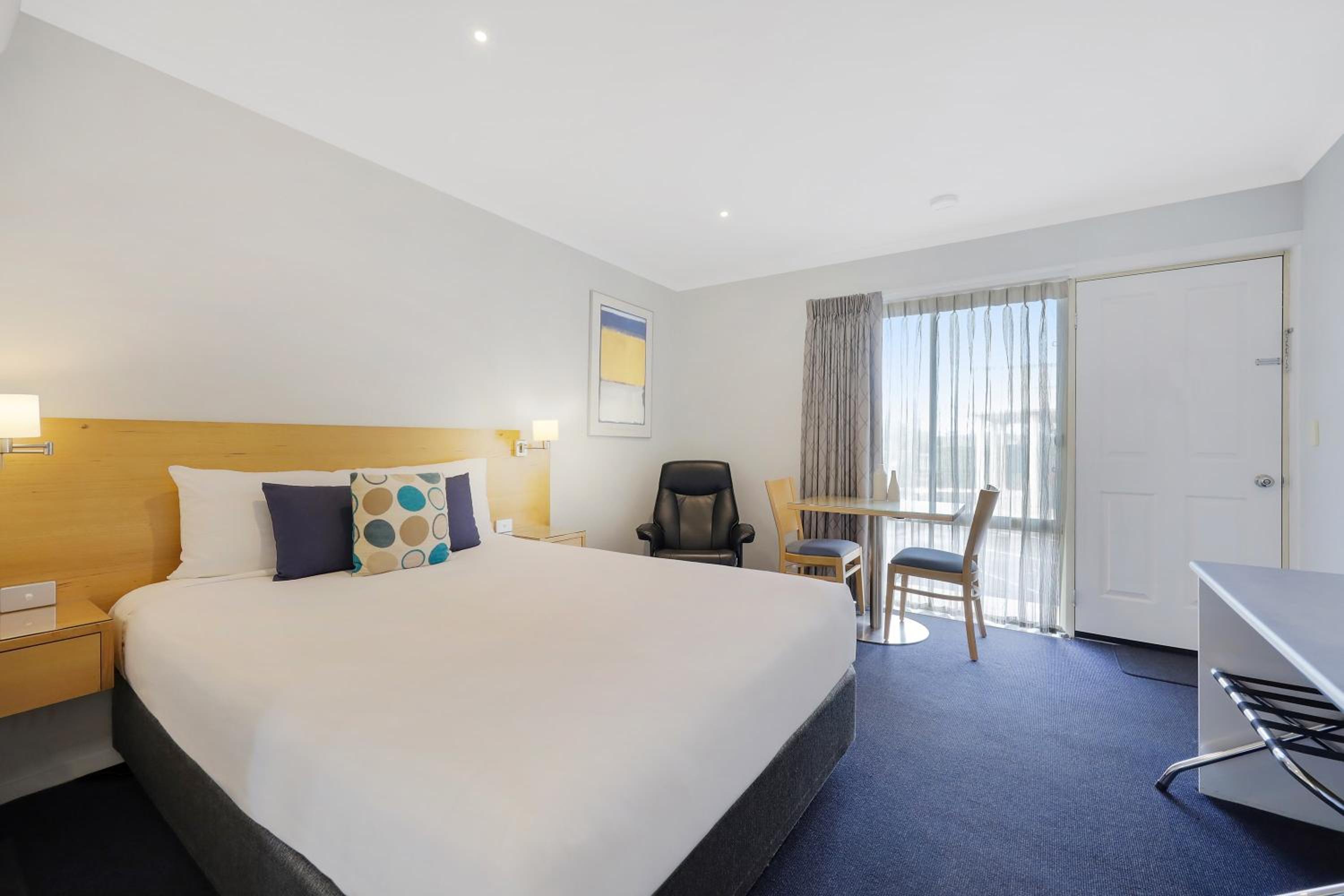 Hamilton Vacations - Hamilton Townhouse Motel - Property Image 7