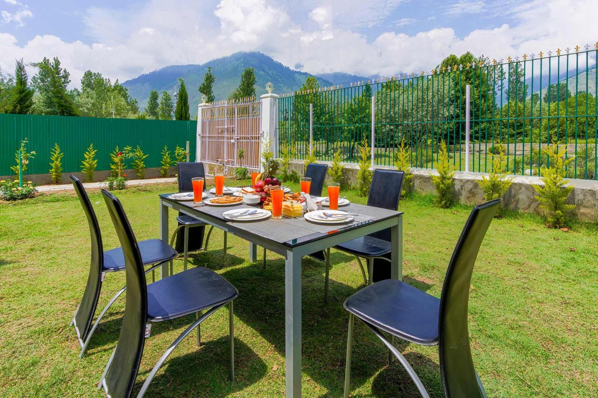 StayVista at Gaash Cottage - Brick Villa with scenic view in Preng view 4