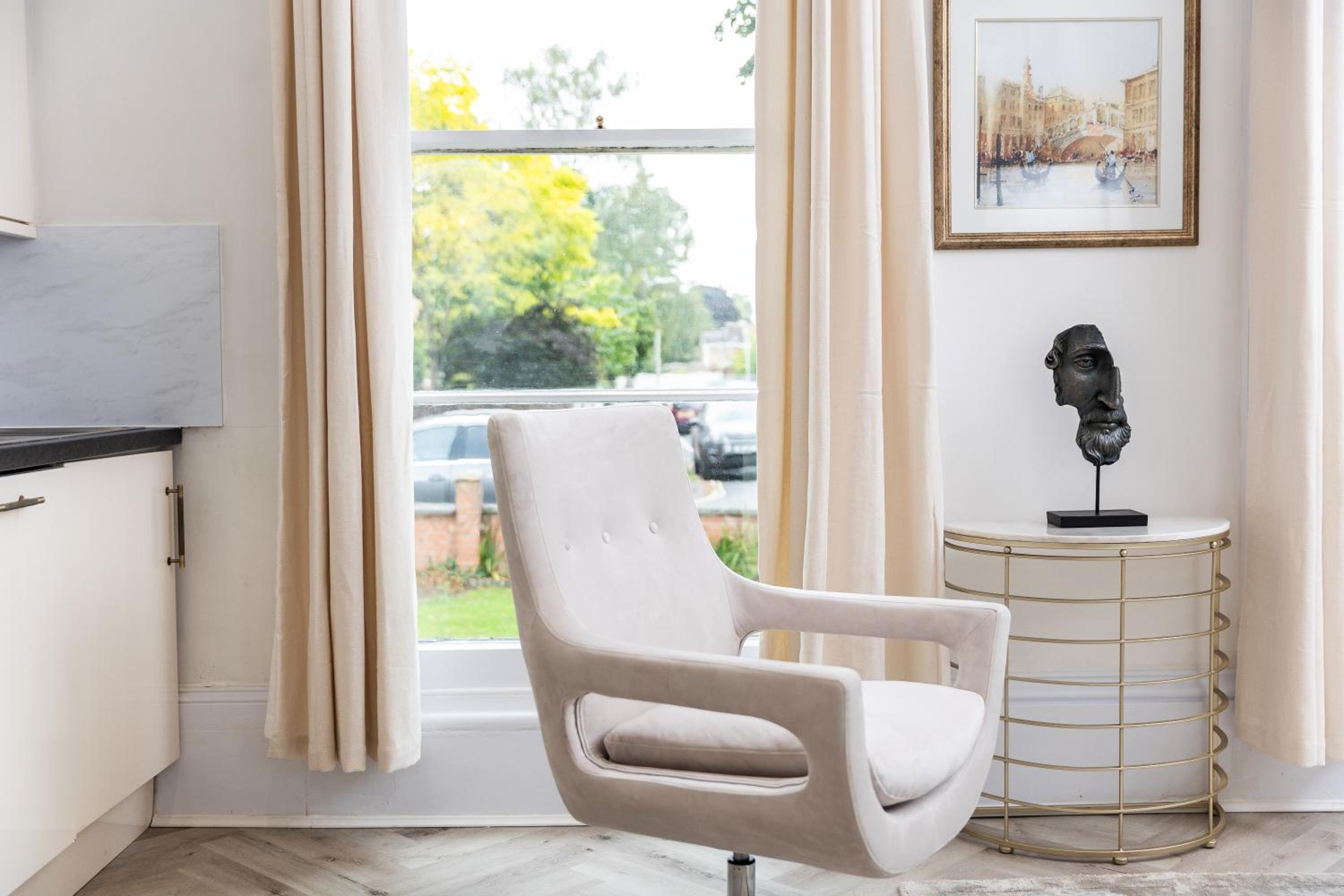10 Sydenham - By Luxury Apartments view 5