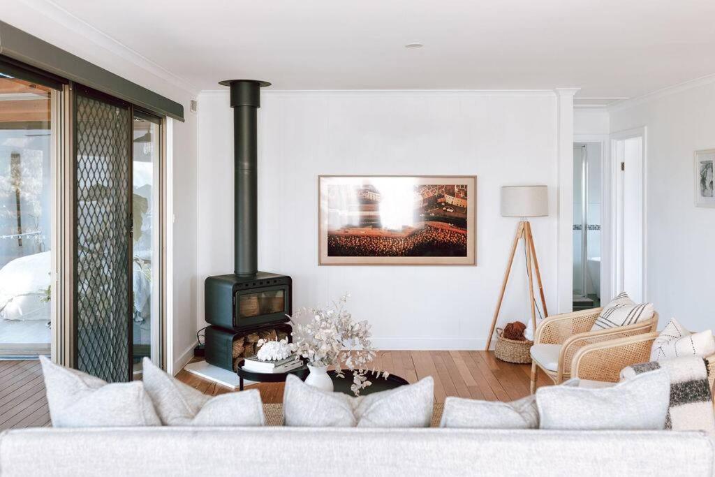 Omaru Beach House