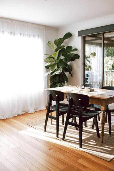 Omaru Beach House