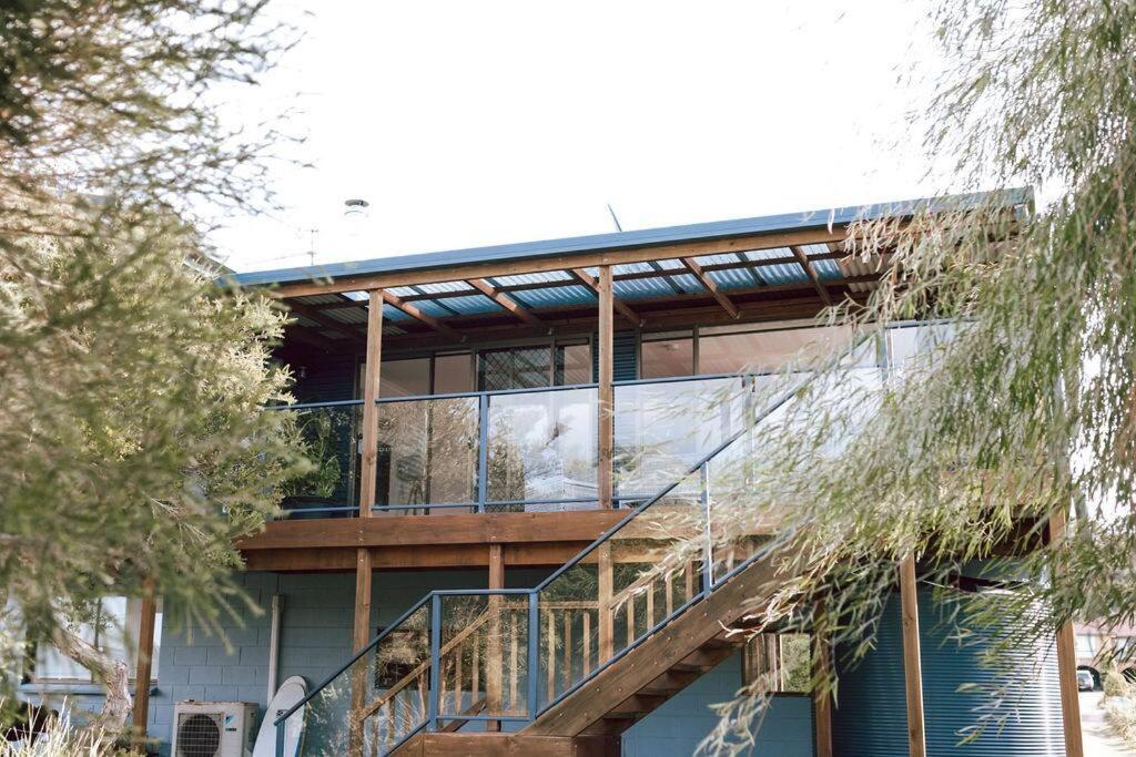 Omaru Beach House