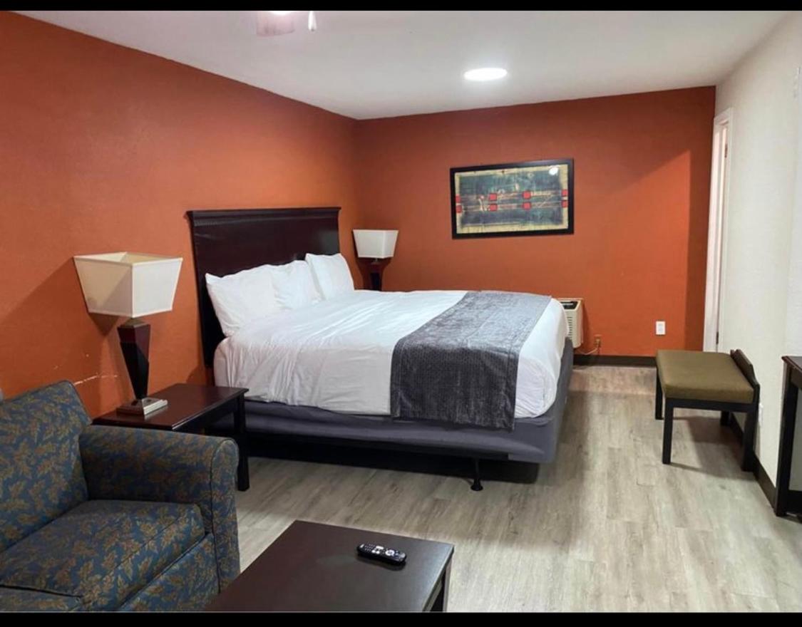 Aya's Blossoms Inn - Property Image 20