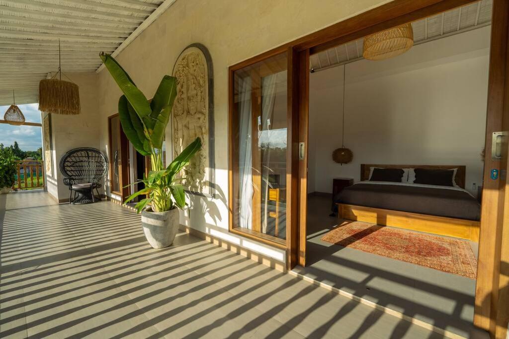 Moriarti Villa