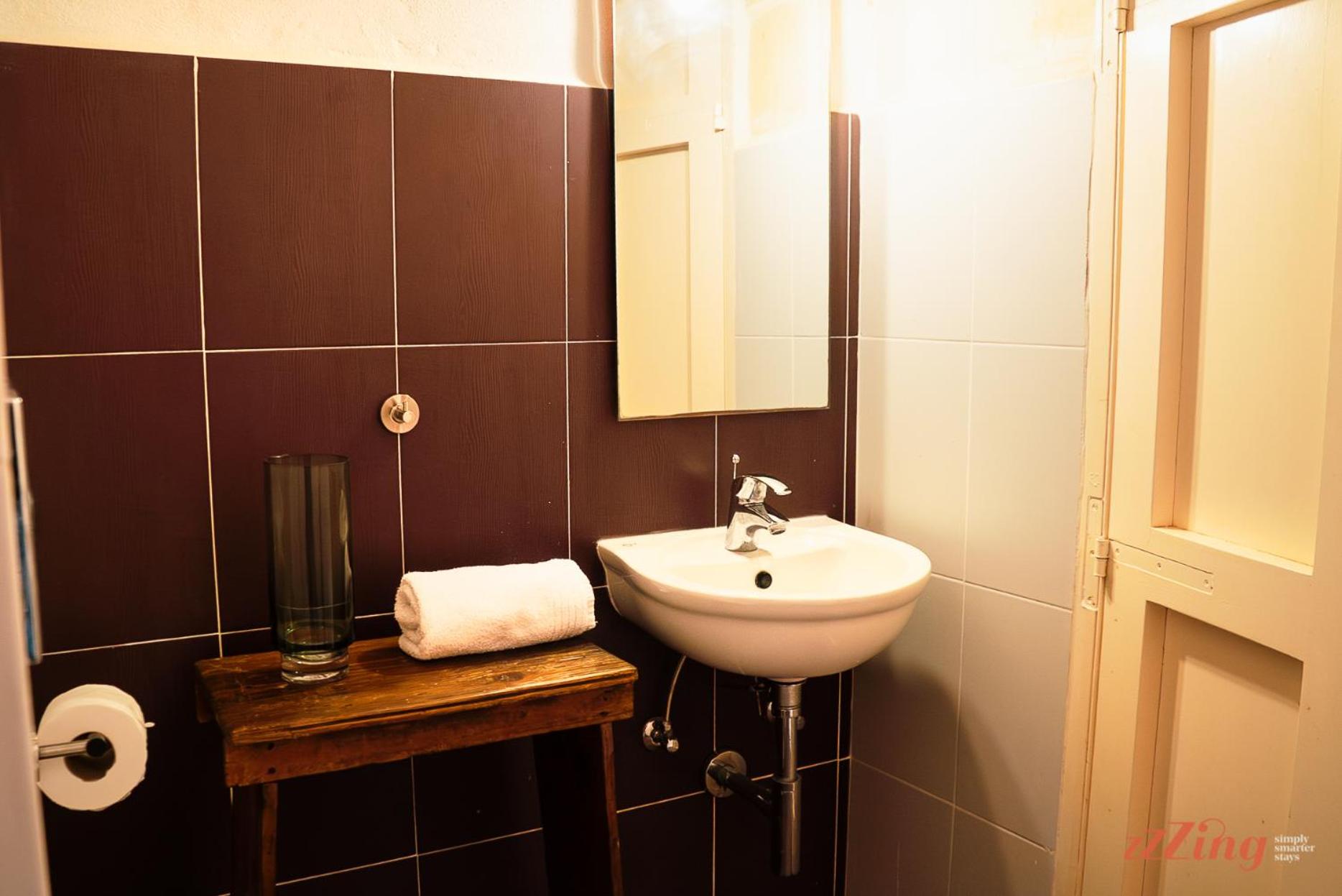 A Pet Friendly Farmhouse with a Rooftop Pool view 4