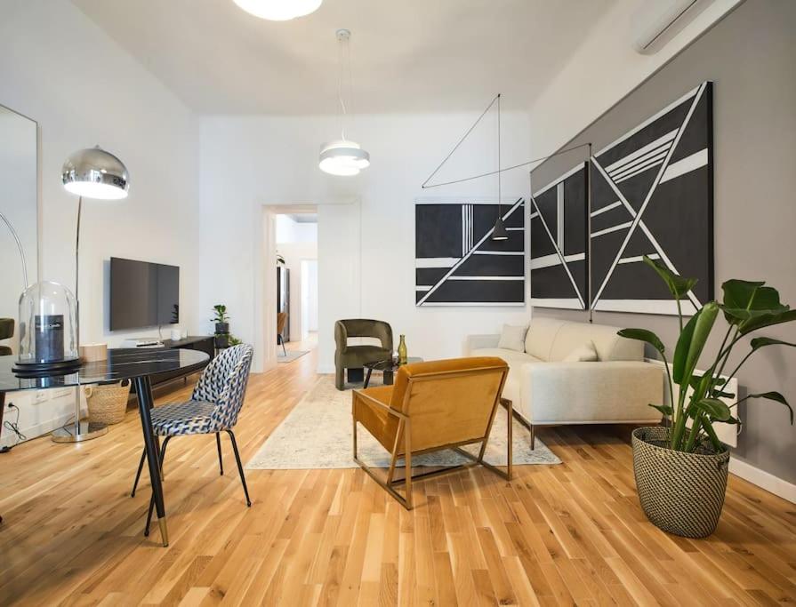 Agravista Main Square Residence by Irundo view 5
