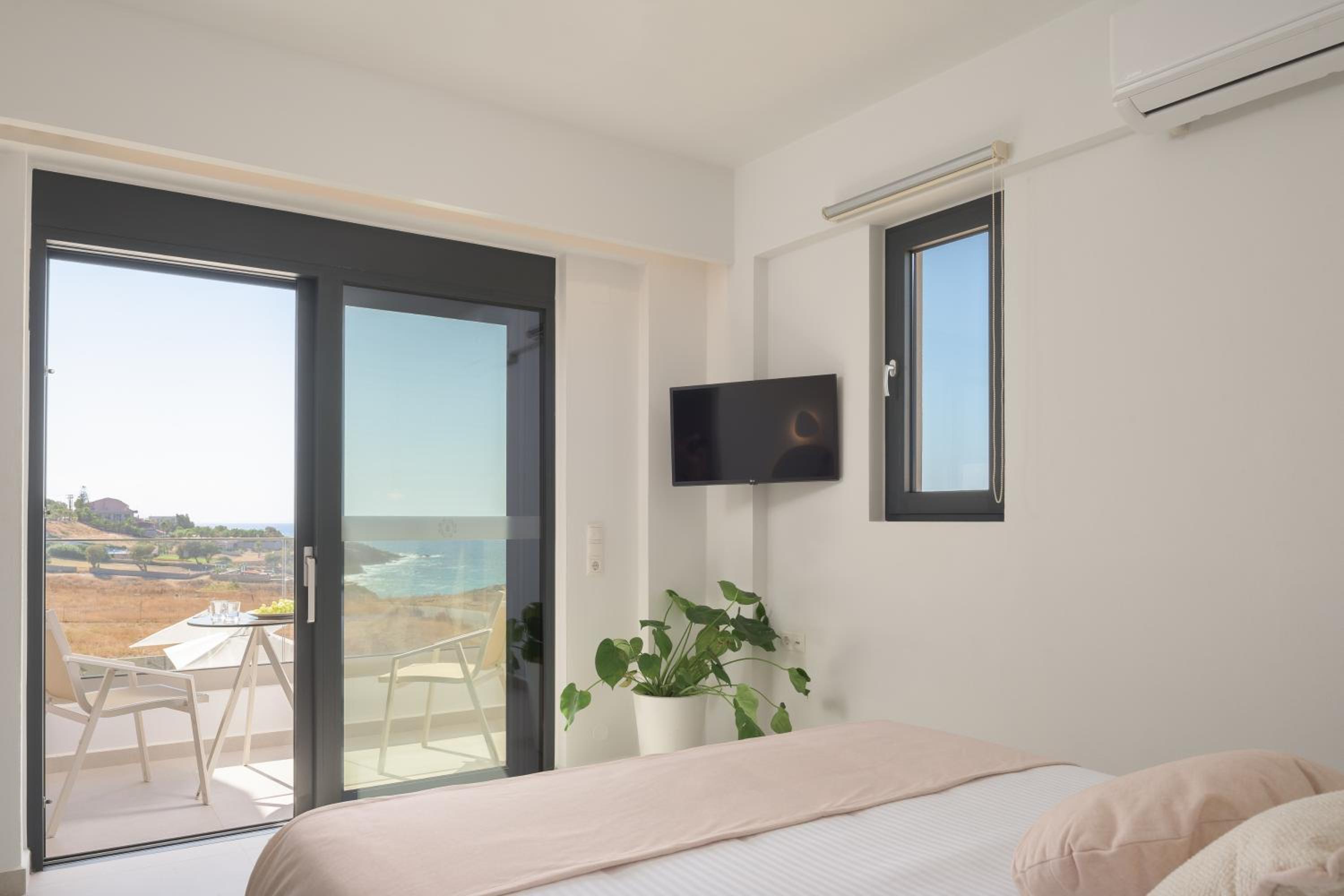Jako Villa, a few meters away from the beach, By ThinkVilla view 3