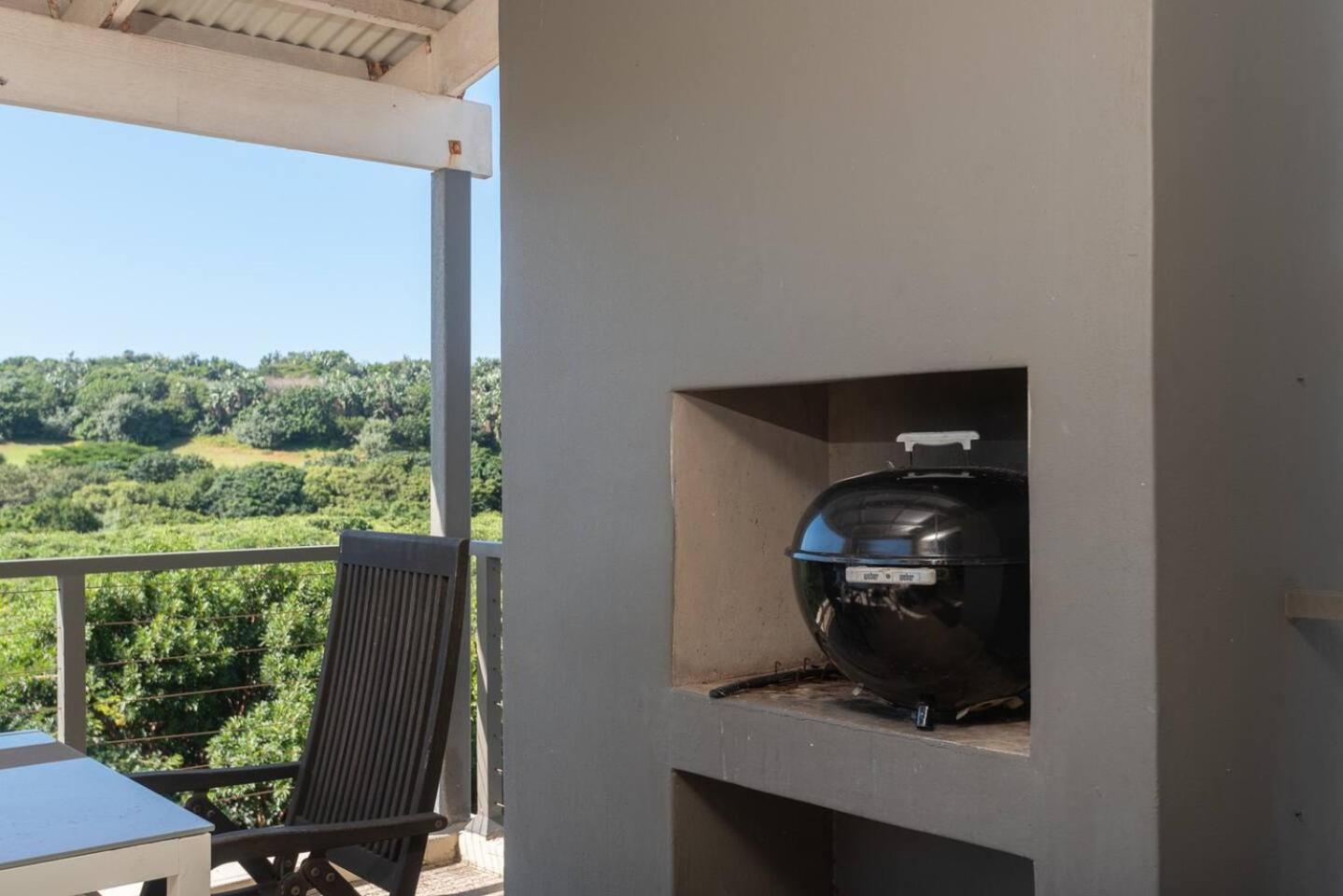 Refined 3 Bedroom Apartment Princes Grant view 2