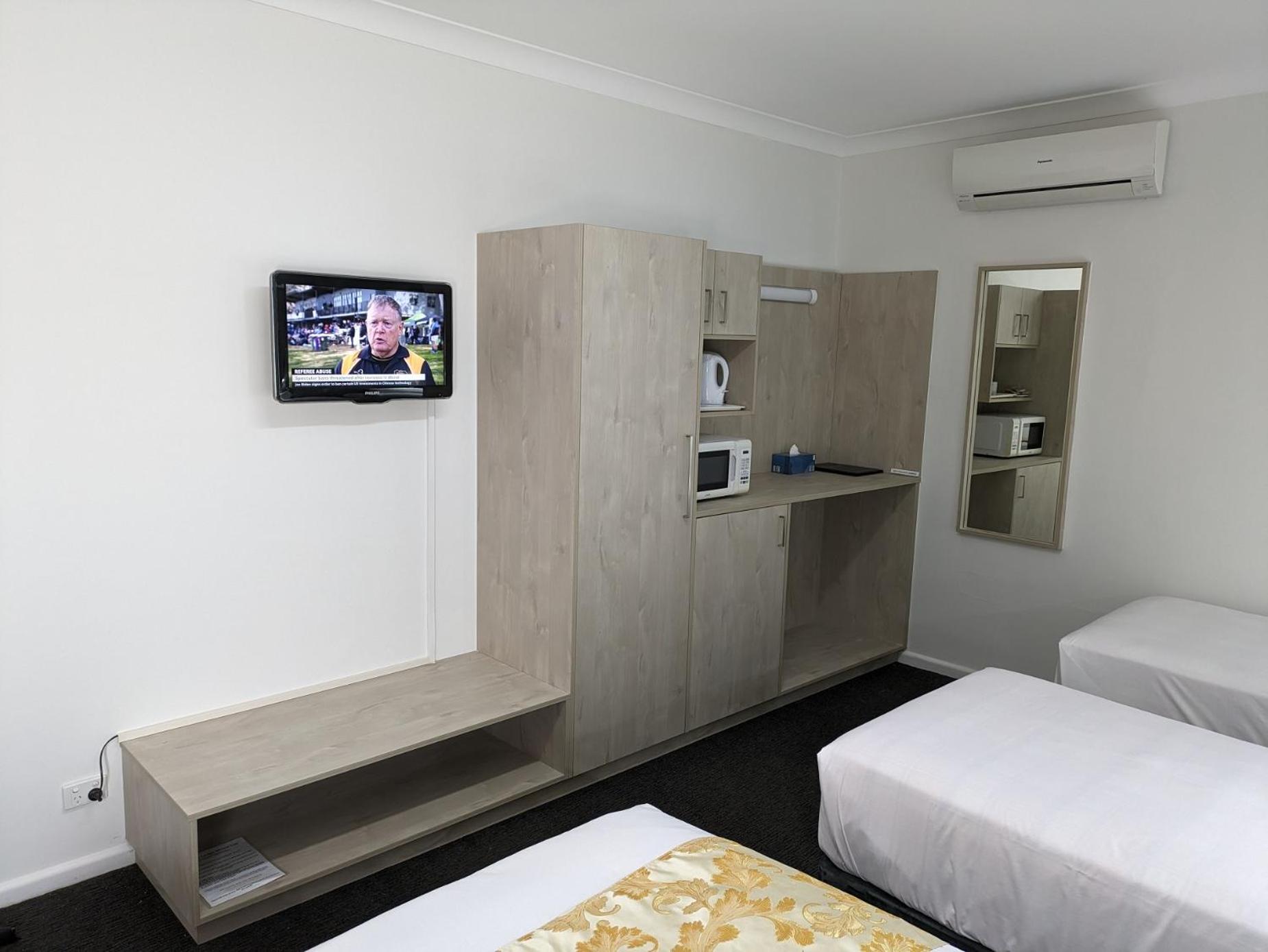 Country Lodge Motor Inn