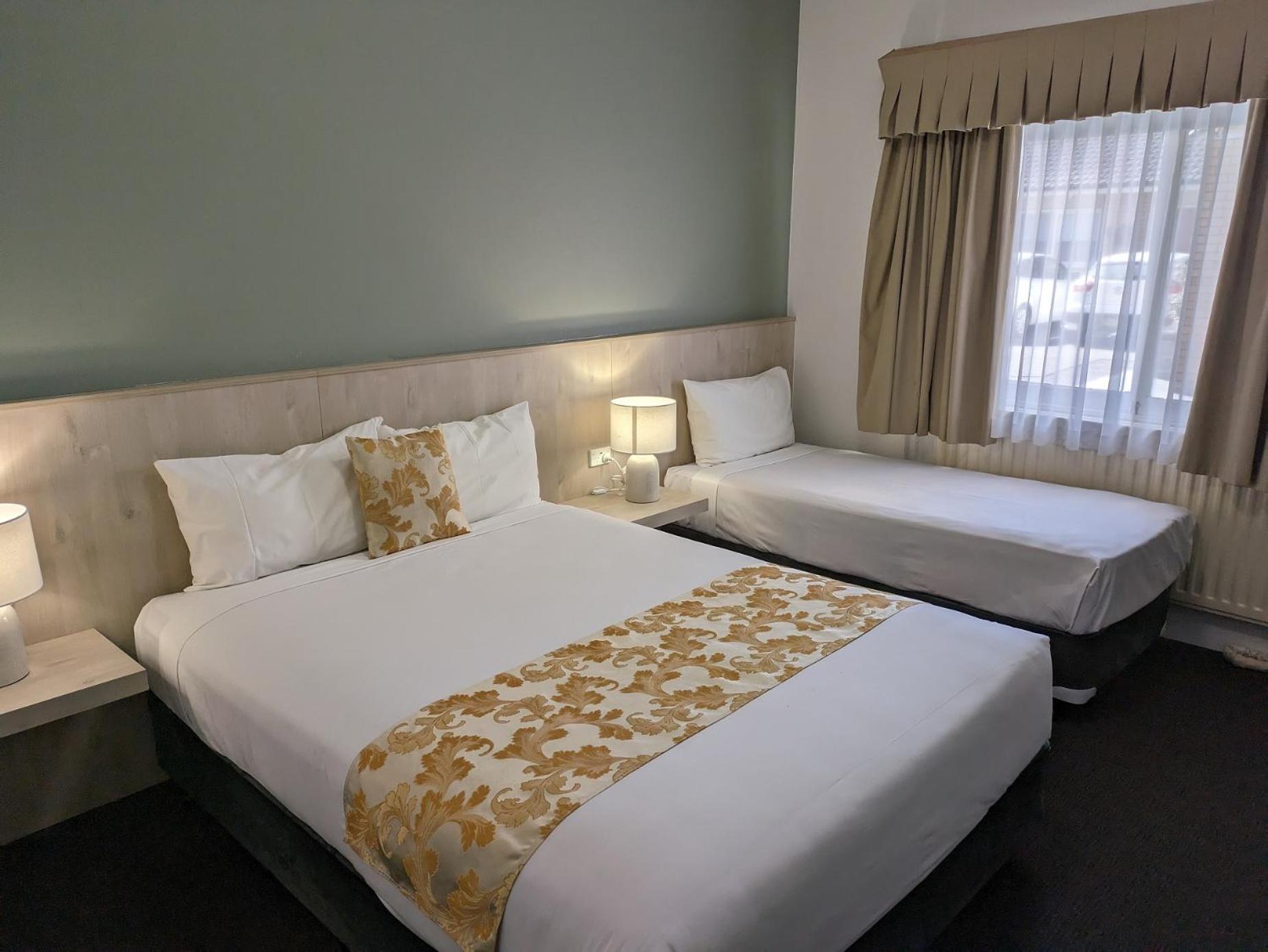 Country Lodge Motor Inn