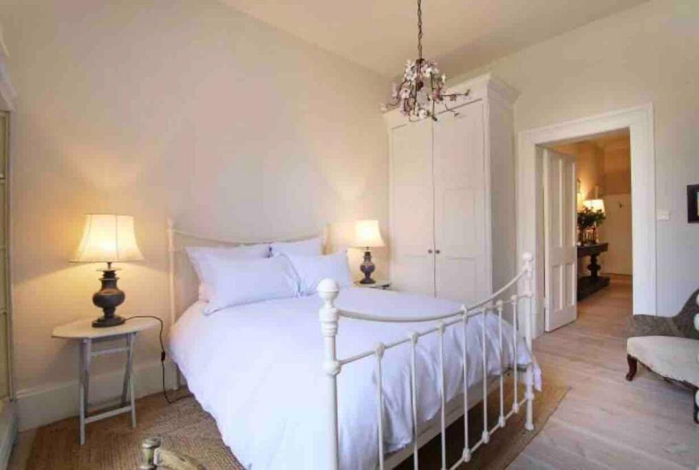 Home of Joy - 3 bedroom home with private garden view 5