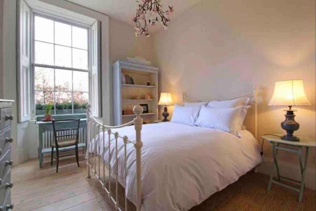 Home of Joy - 3 bedroom home with private garden view 2