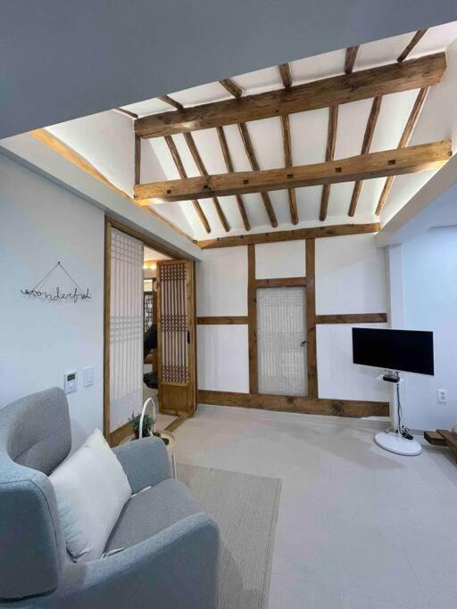 Bow Hanok House view 5