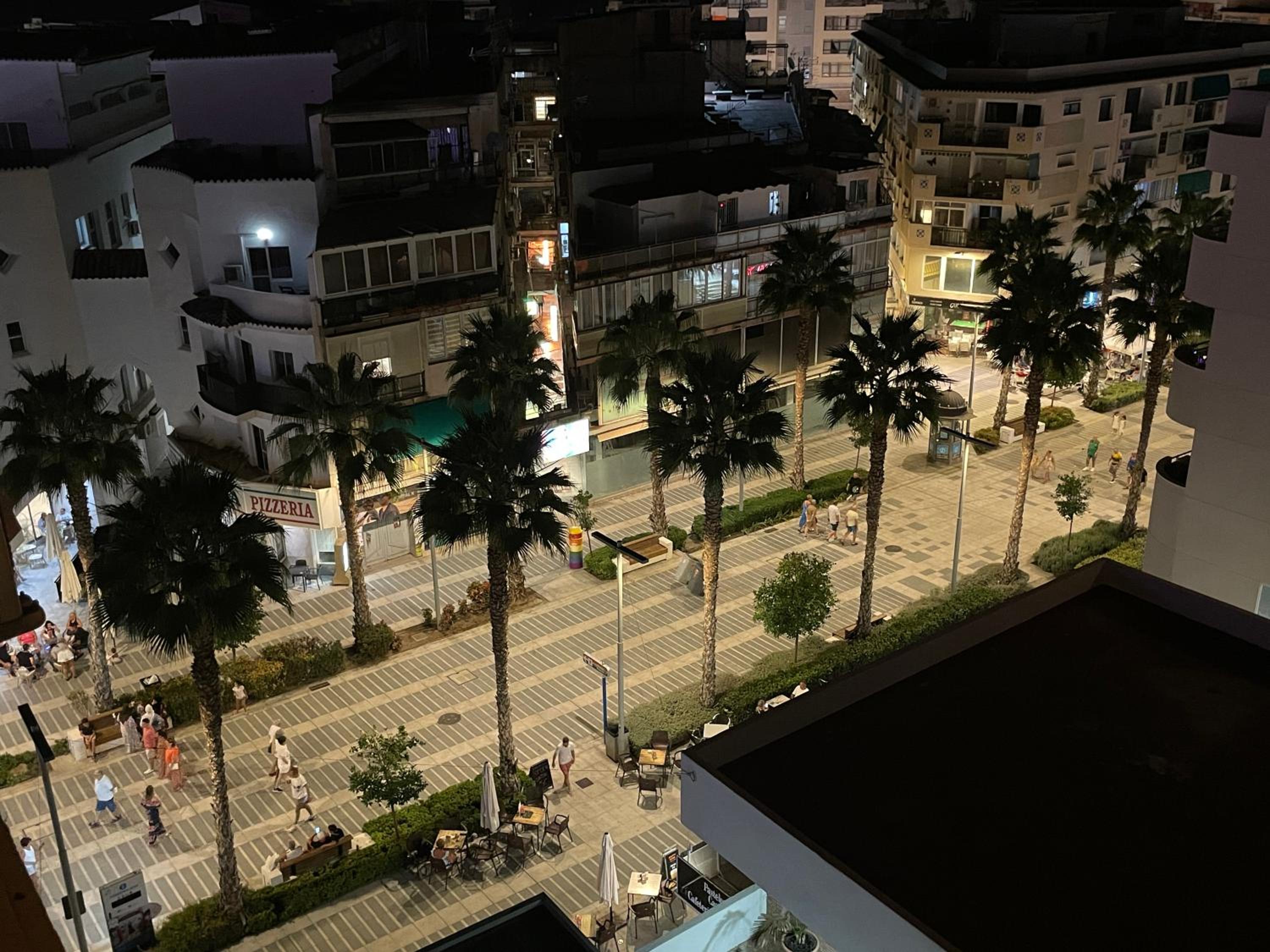ZELUN Suite Torremolinos Center