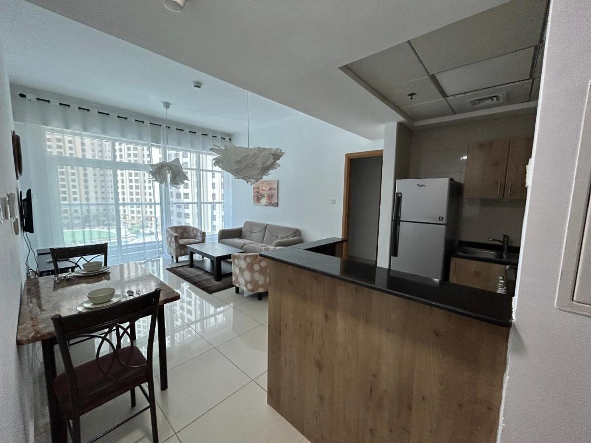 Golden Stay Vacation Homes continental tower marina