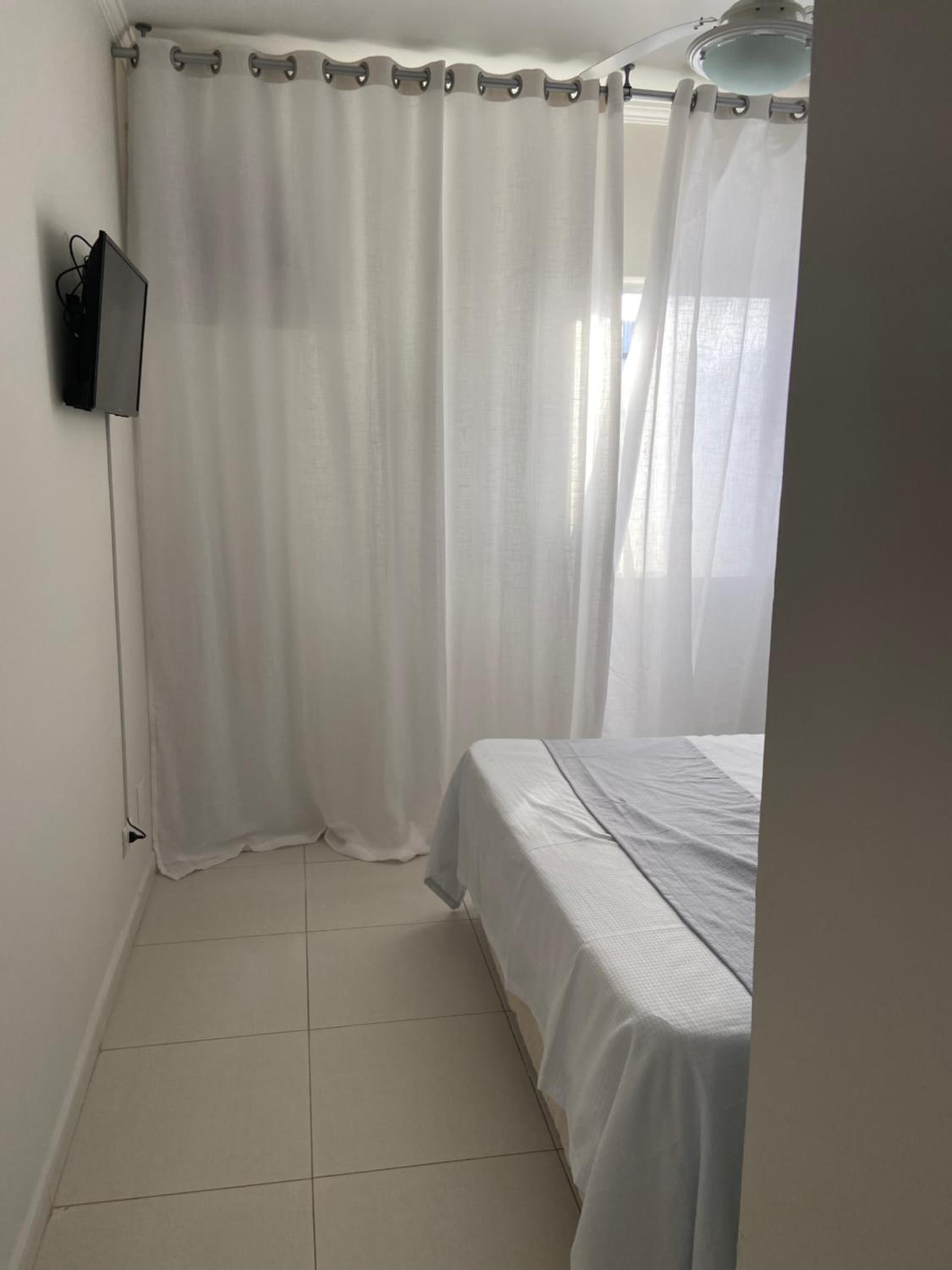 Ap Família Busca-pé Enseada Guarujá