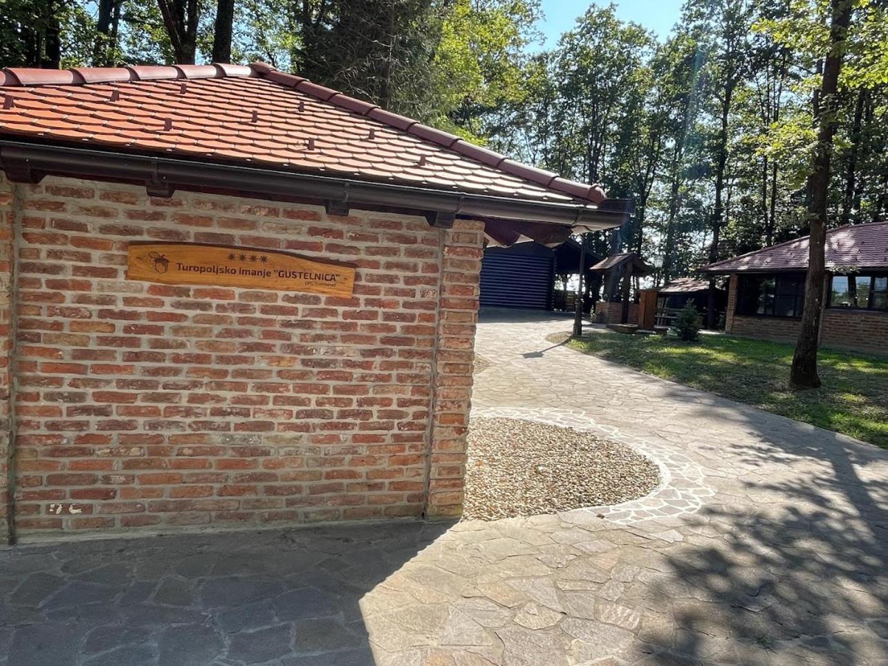 Turopoljsko imanje GUSTELNICA