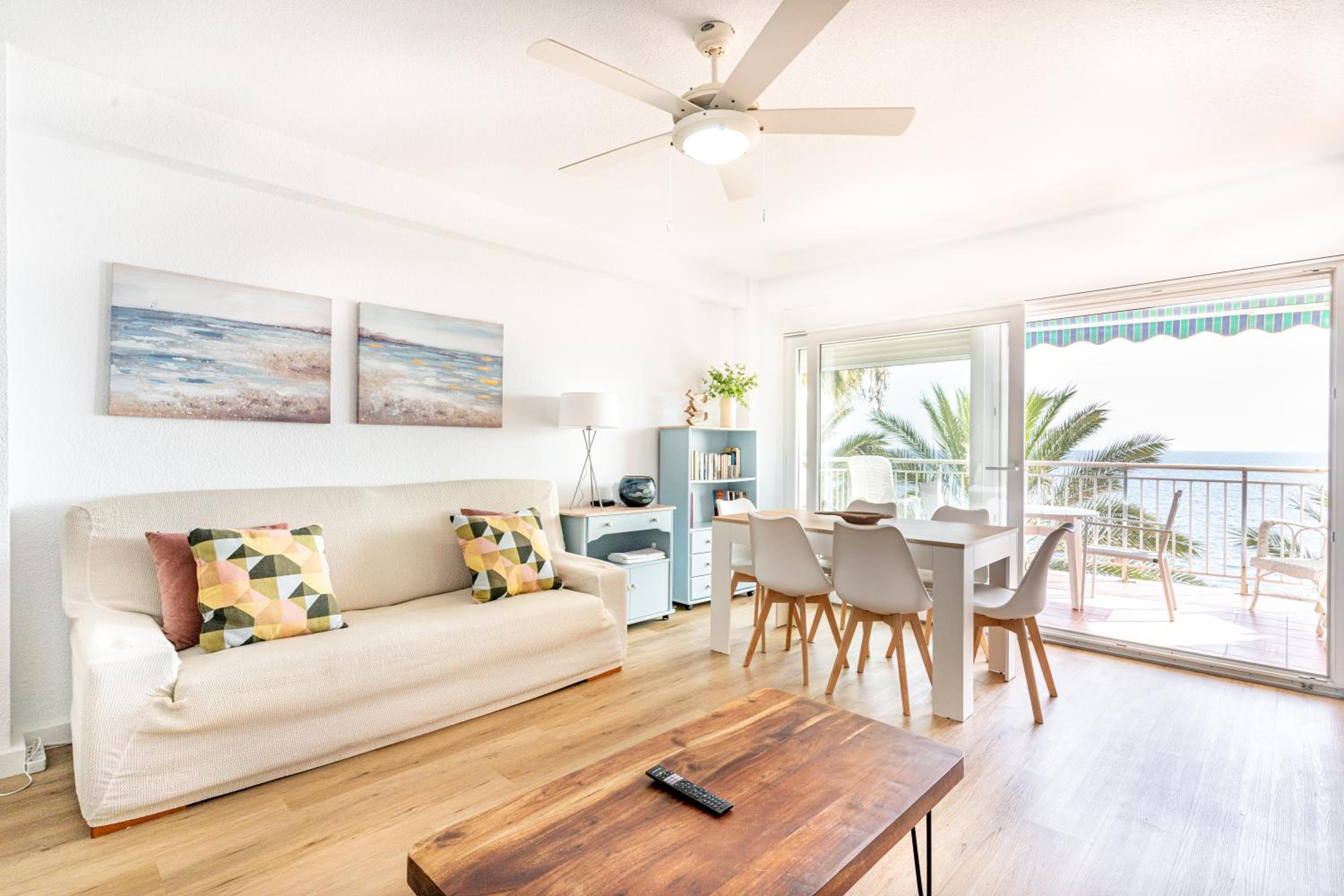 Apartaments Paseo Marítimo by Expoholidays