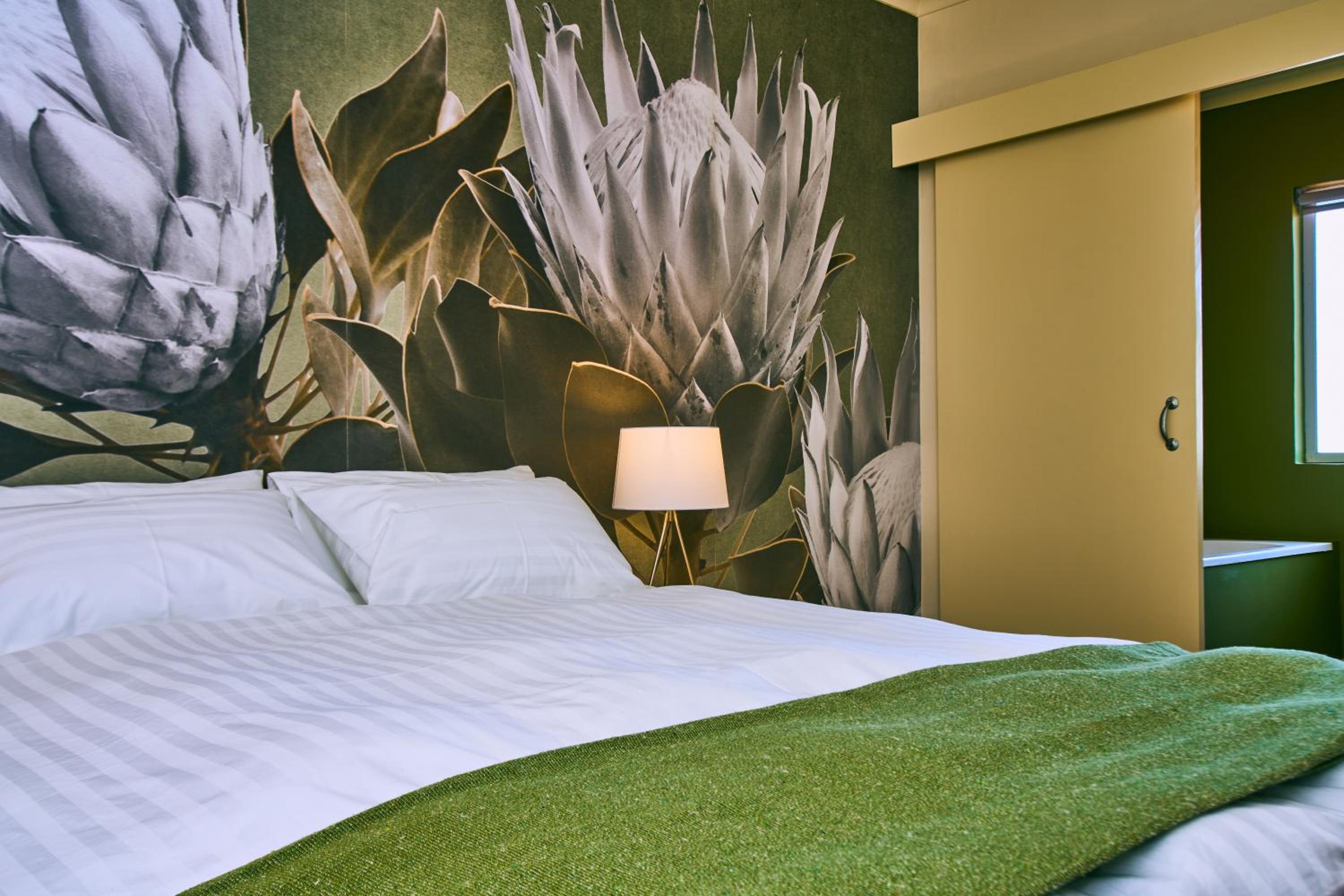 The Palms Luxury Suites view 5