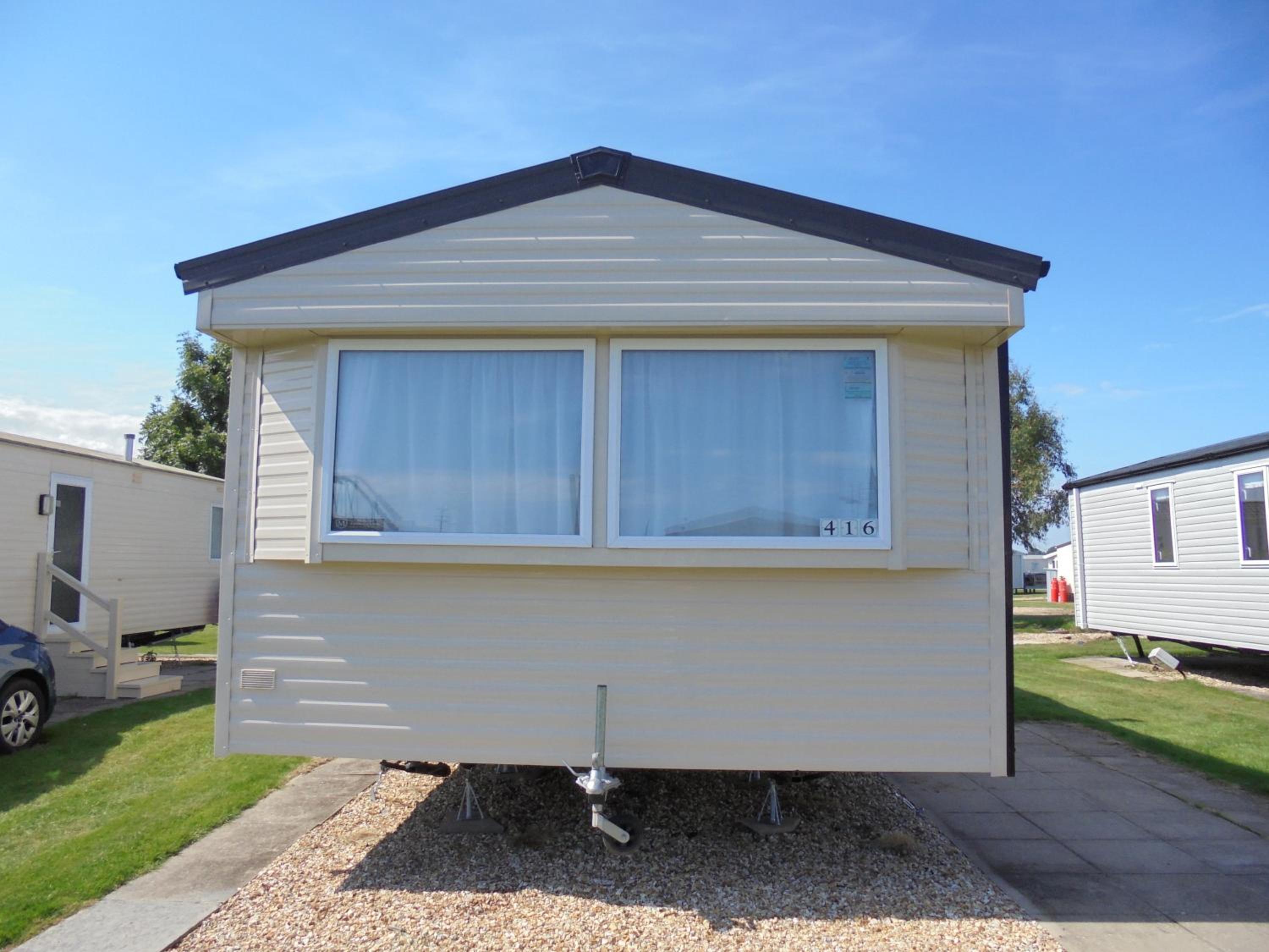 Kingfisher : Seasons:- 8 Berth, Central Heated, Close to site shop view 2