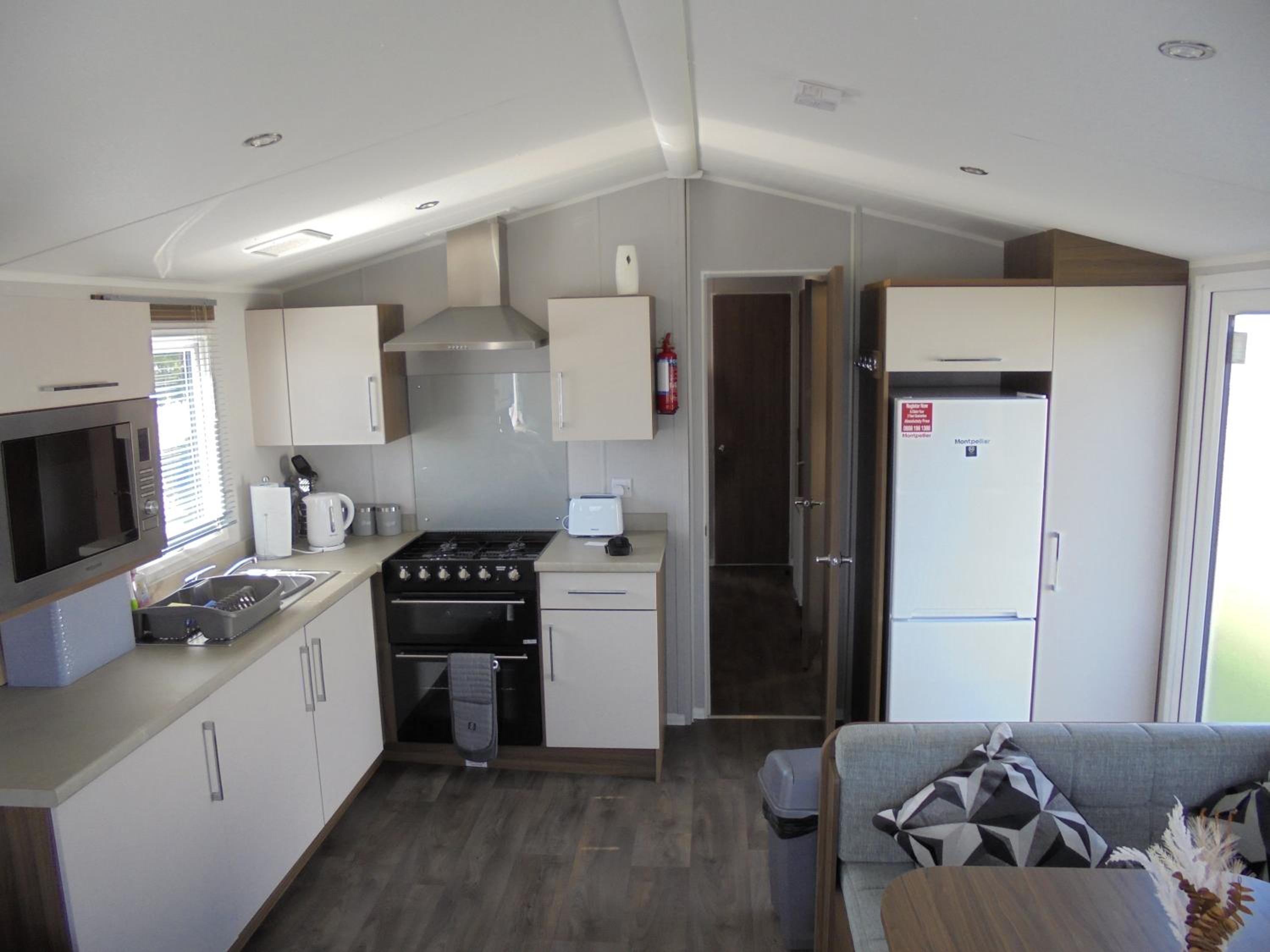Kingfisher : Seasons:- 8 Berth, Central Heated, Close to site shop view 3