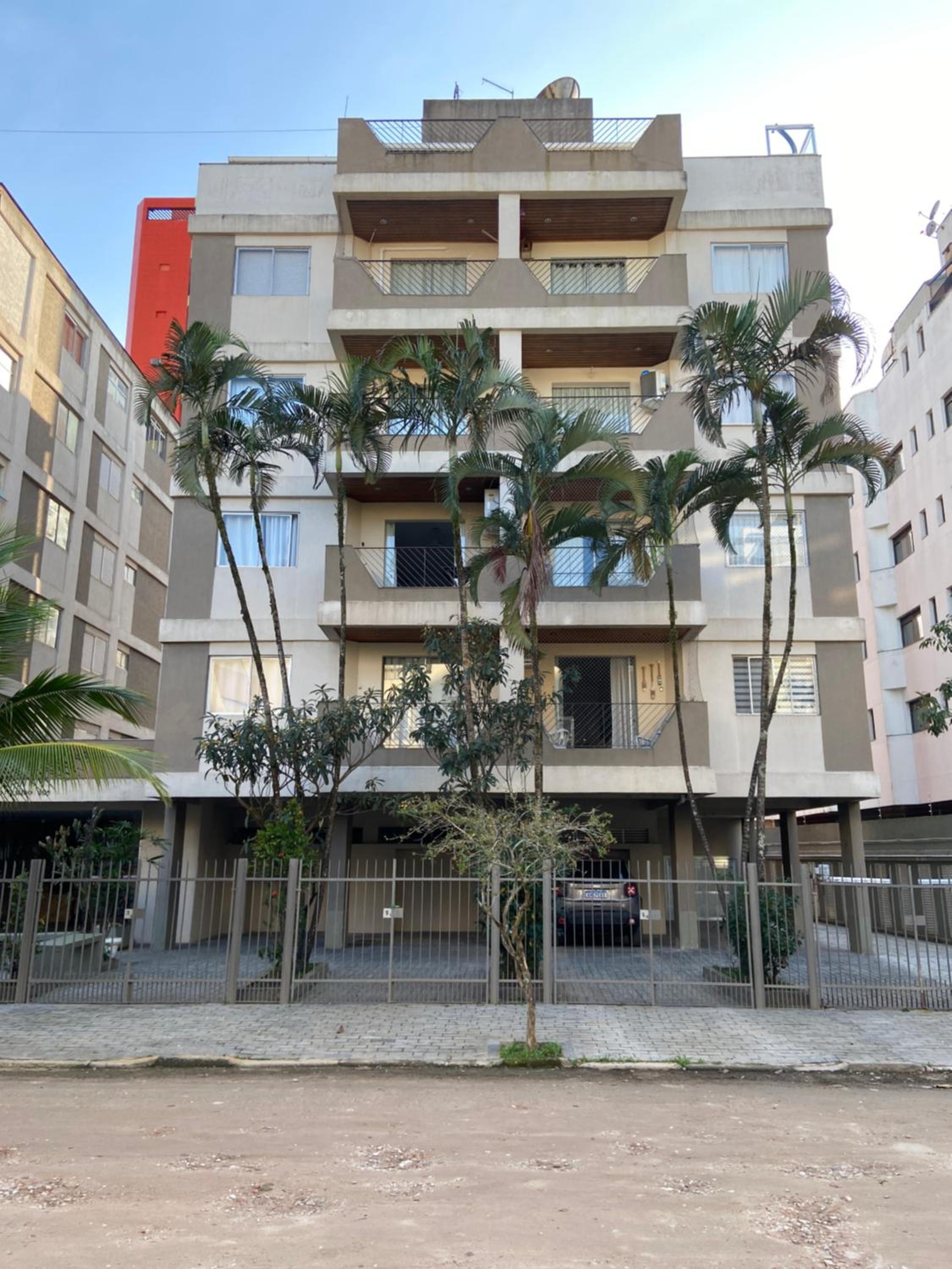 Ap Família Busca-pé Enseada Guarujá