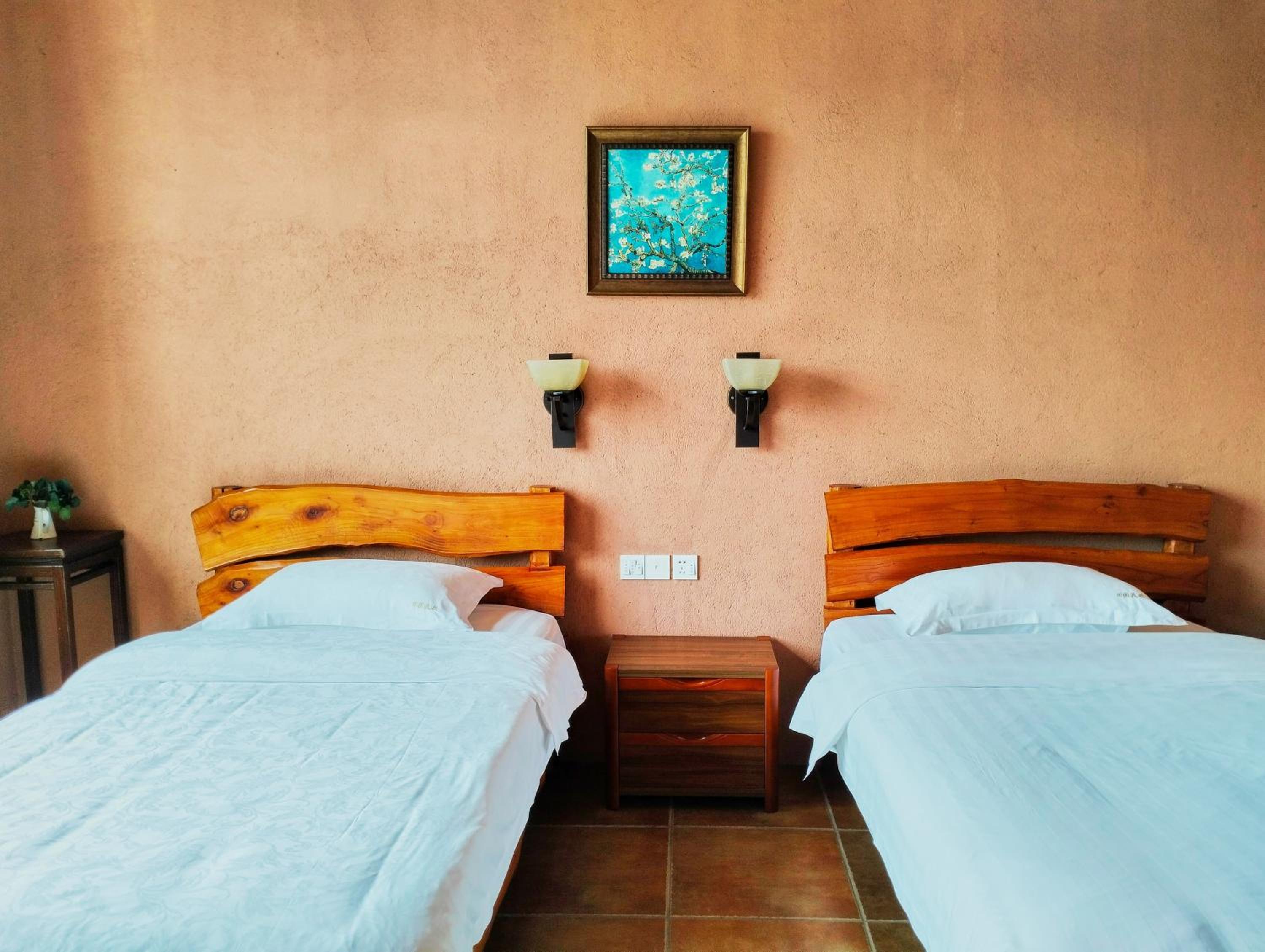 Yangshuo Eden's Social Guesthouse - Wake up to a hearty Western breakfast & fresh craft coffee & night beers & outdoor activities