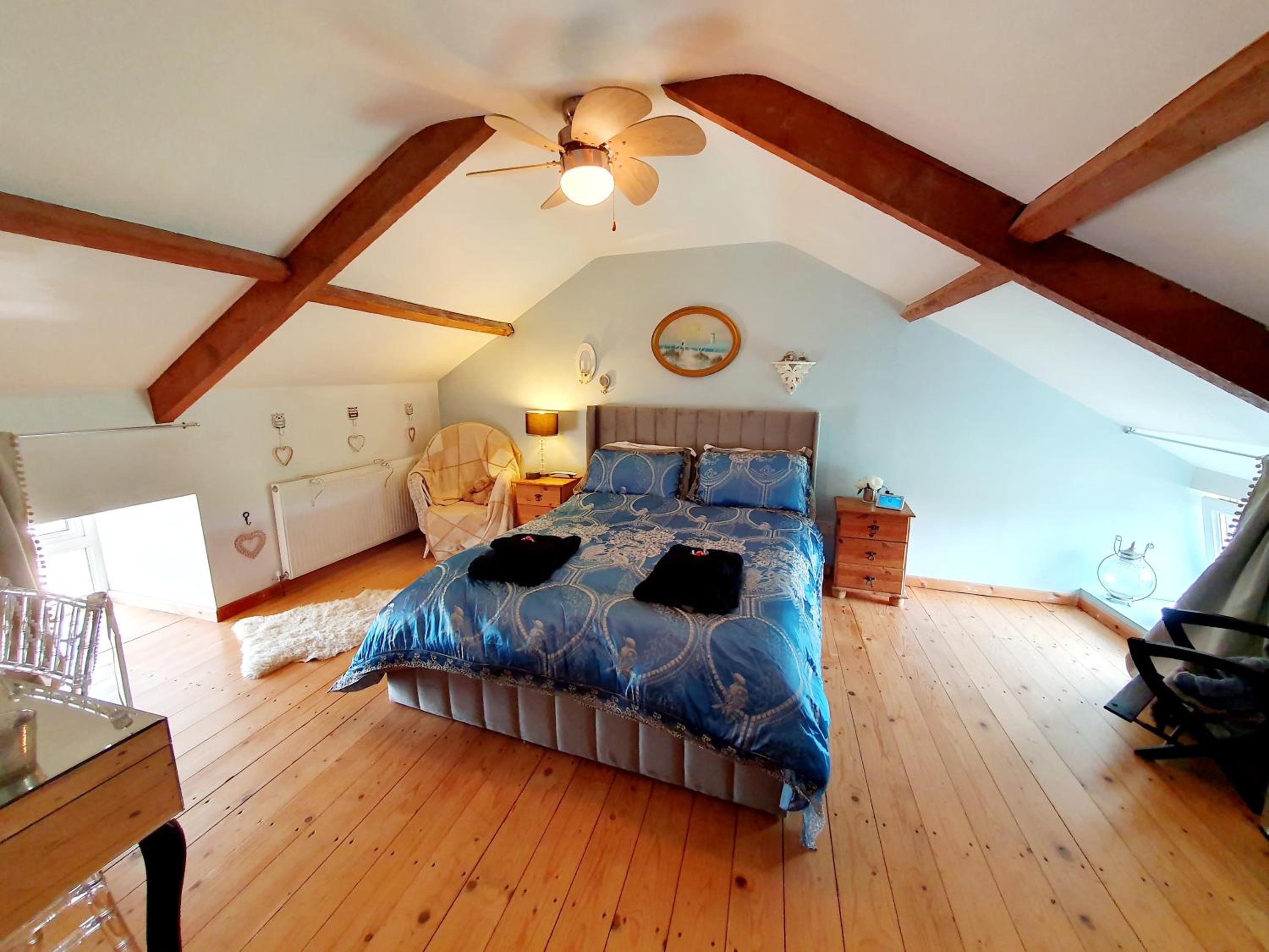 Cute Quirky Cottage view 3