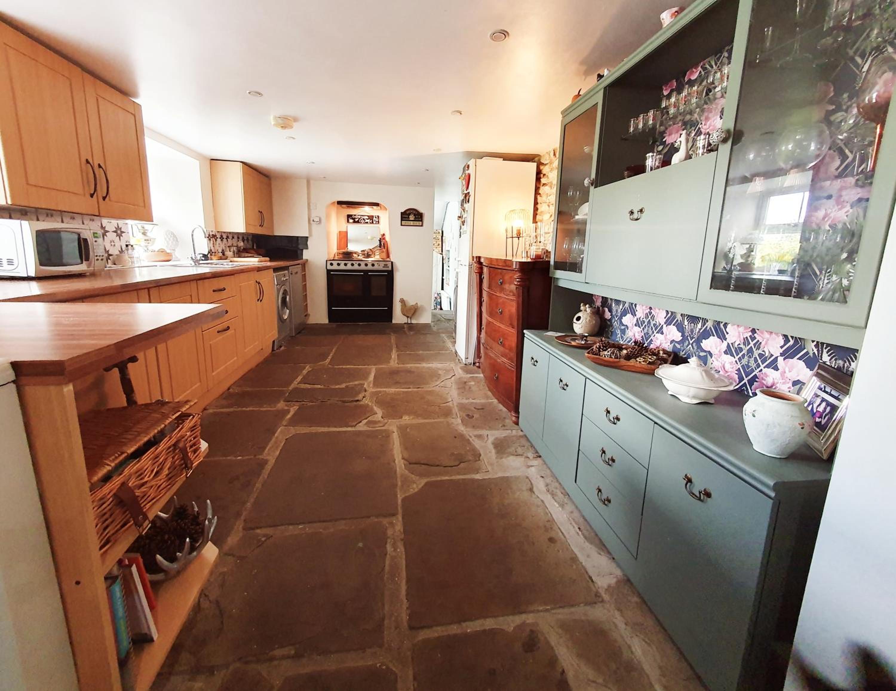 Cute Quirky Cottage view 5