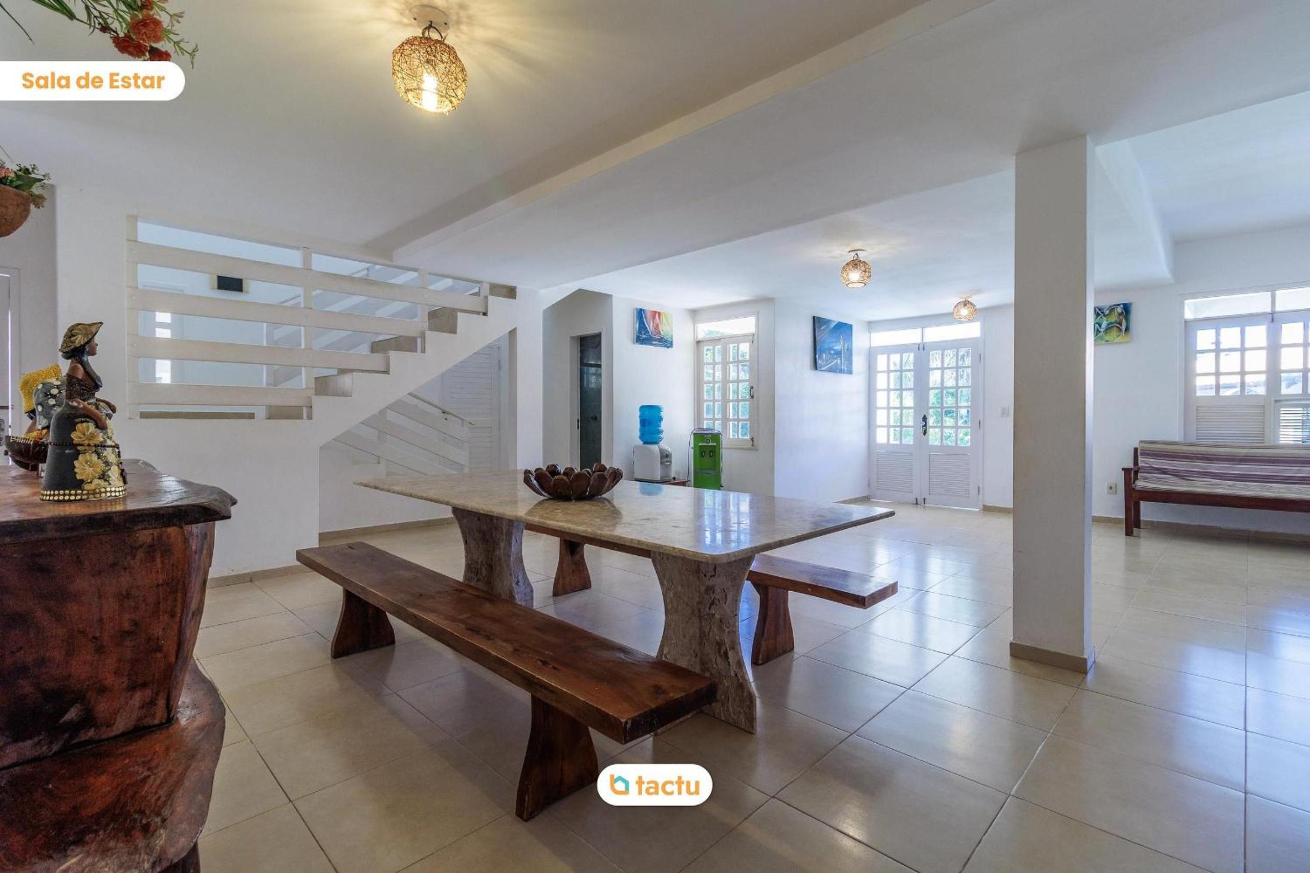 Triplex com piscina no Porto das Dunas Tactu