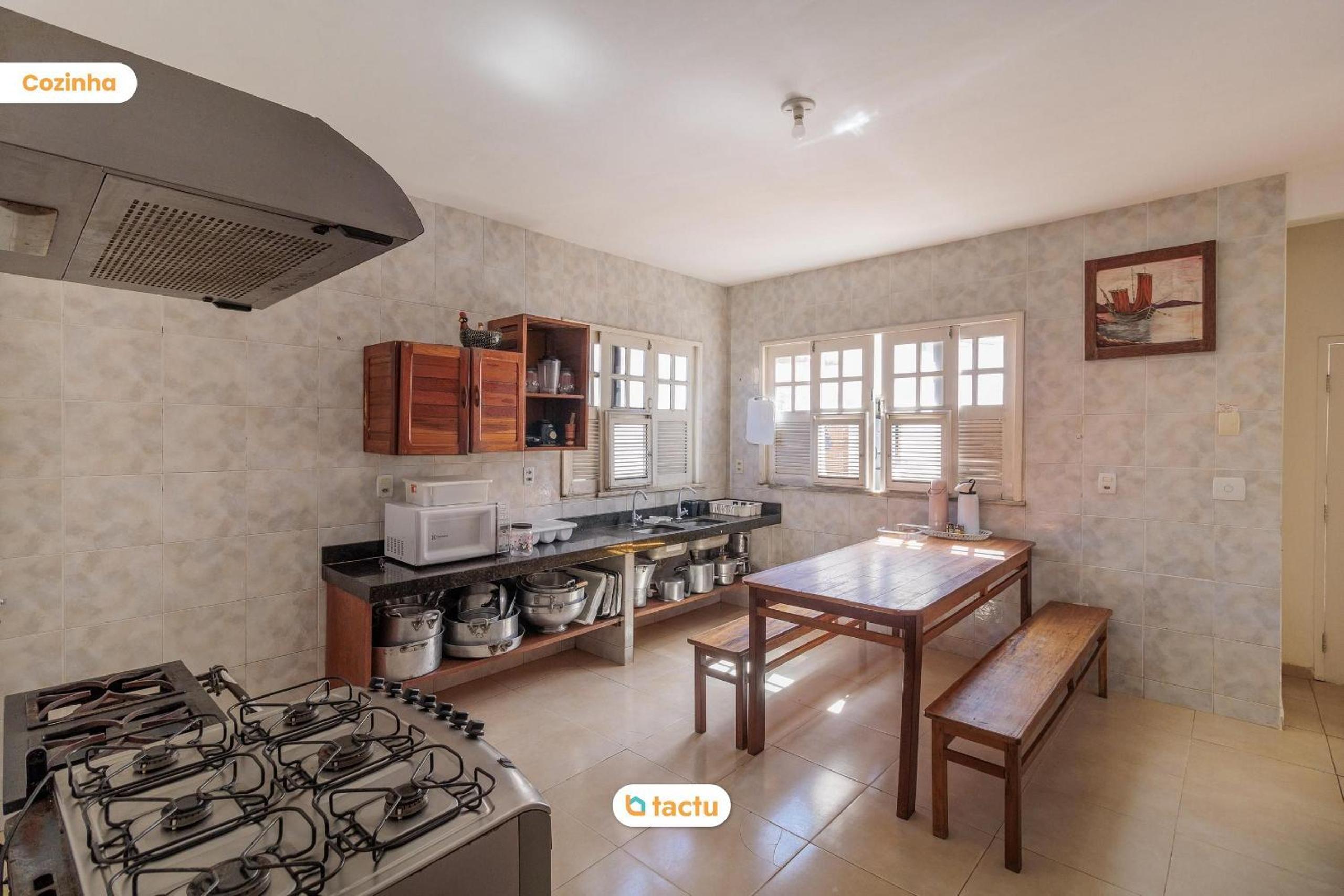 Triplex com piscina no Porto das Dunas Tactu