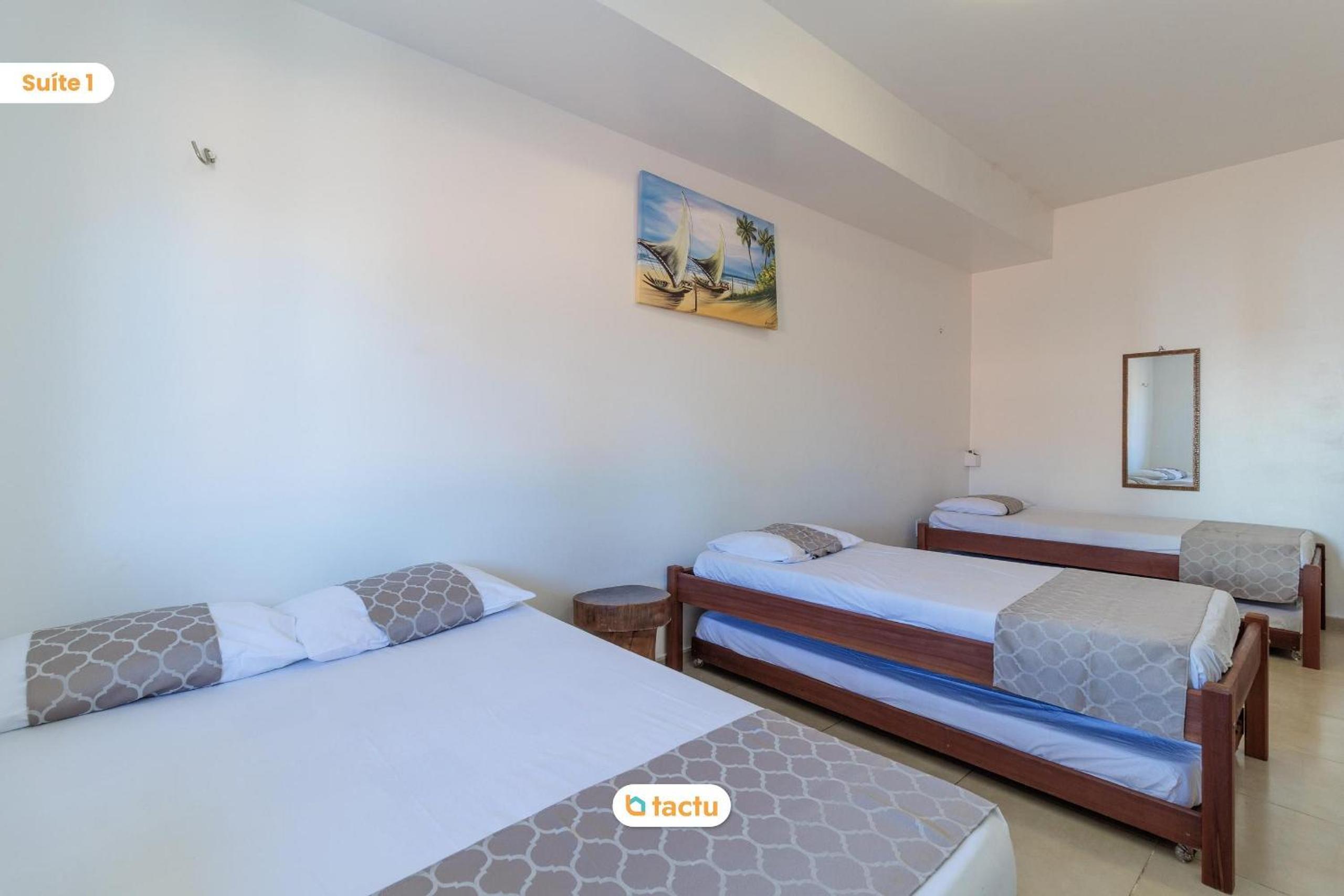 Triplex com piscina no Porto das Dunas Tactu