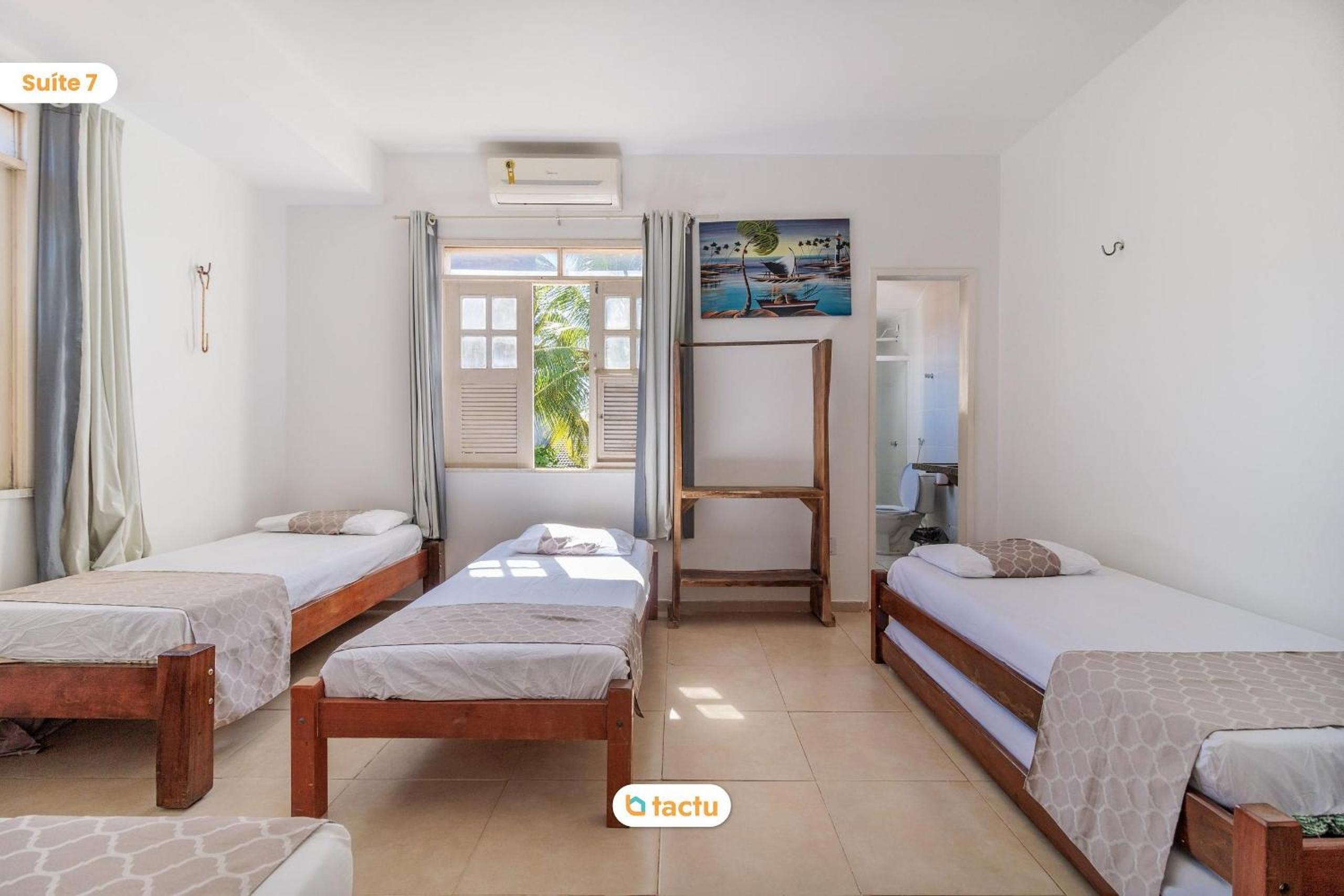 Triplex com piscina no Porto das Dunas Tactu