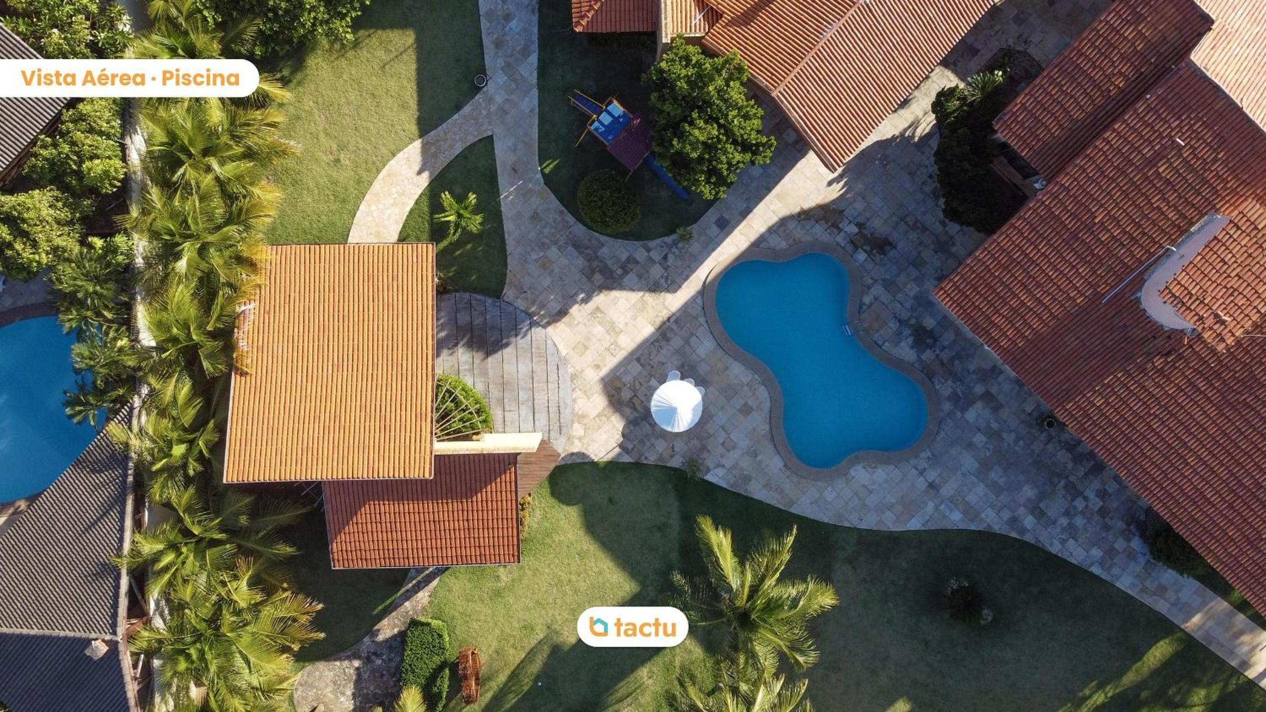 Casa Memphis no Porto das Dunas com Piscina
