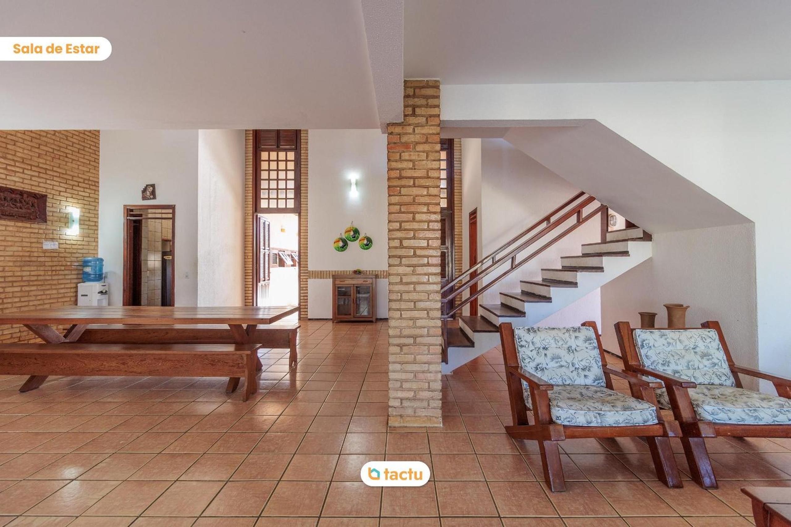 Casa Memphis no Porto das Dunas com Piscina