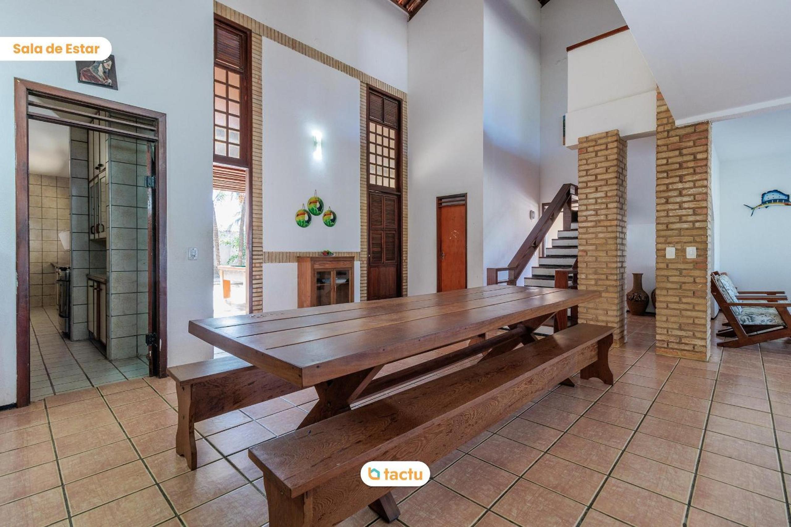 Casa Memphis no Porto das Dunas com Piscina