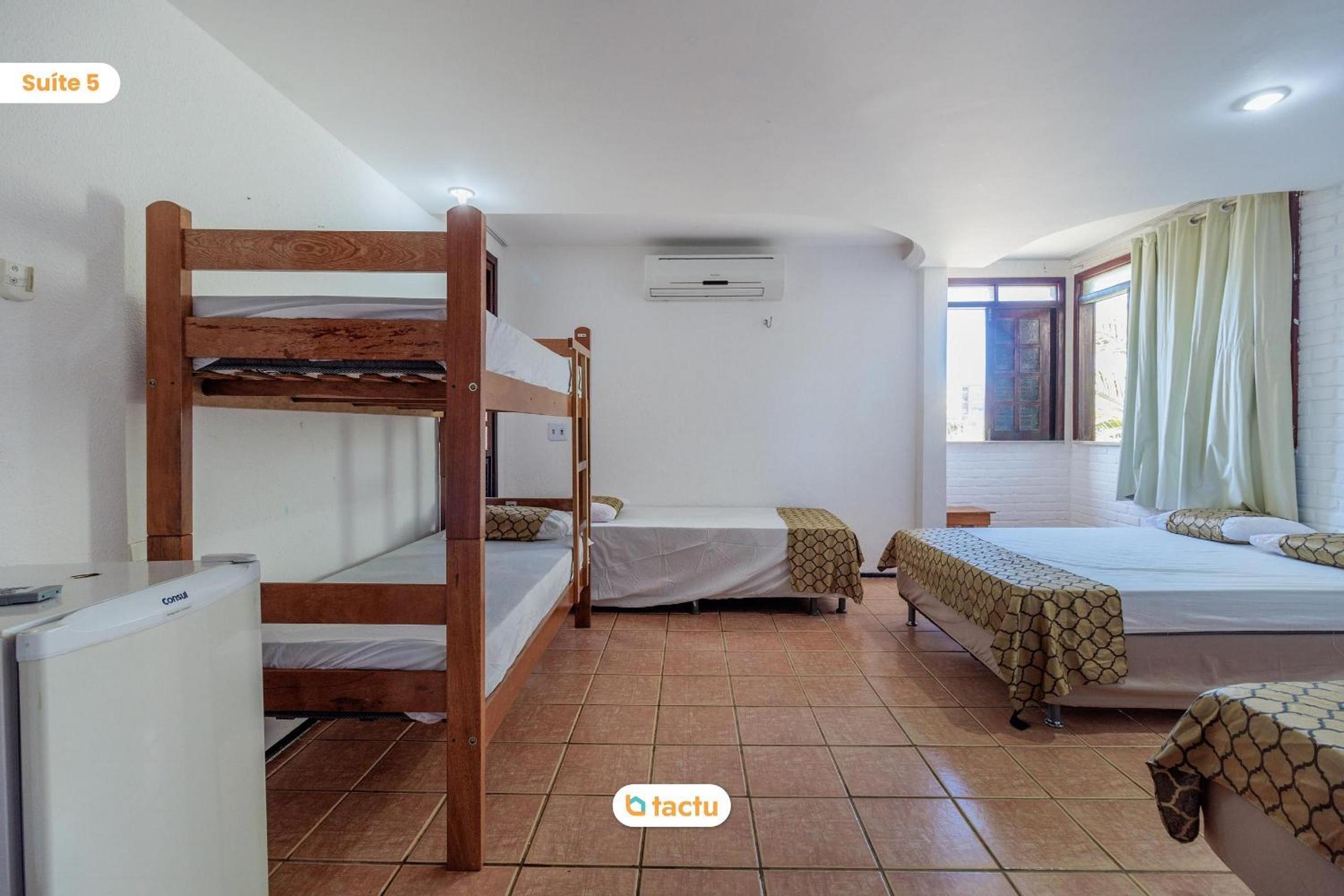 Casa Memphis no Porto das Dunas com Piscina