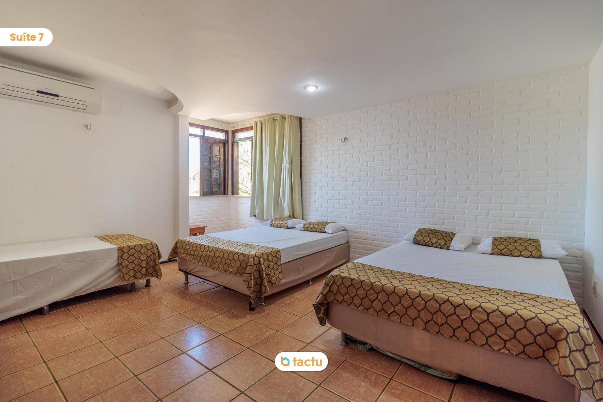 Casa Memphis no Porto das Dunas com Piscina