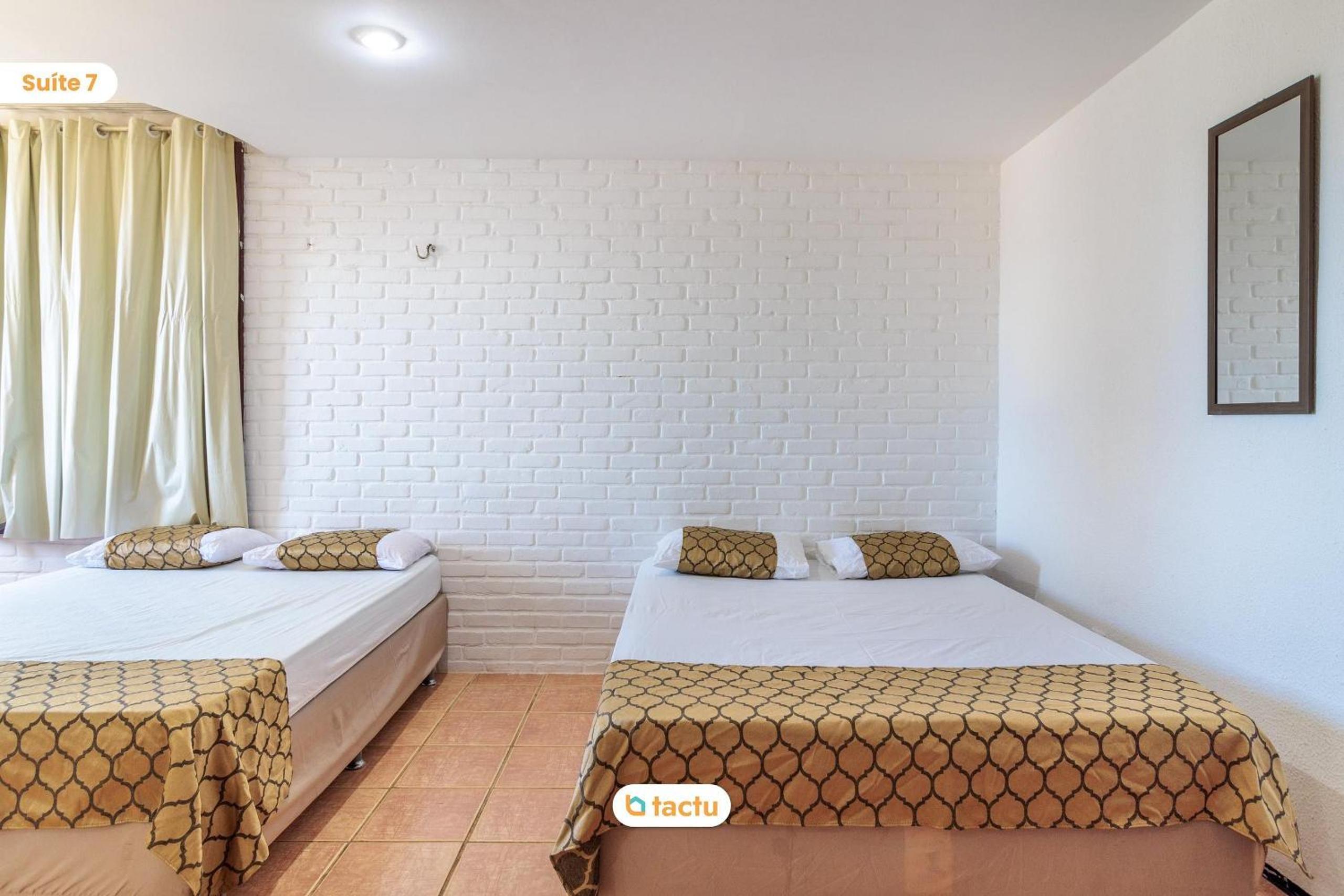 Casa Memphis no Porto das Dunas com Piscina