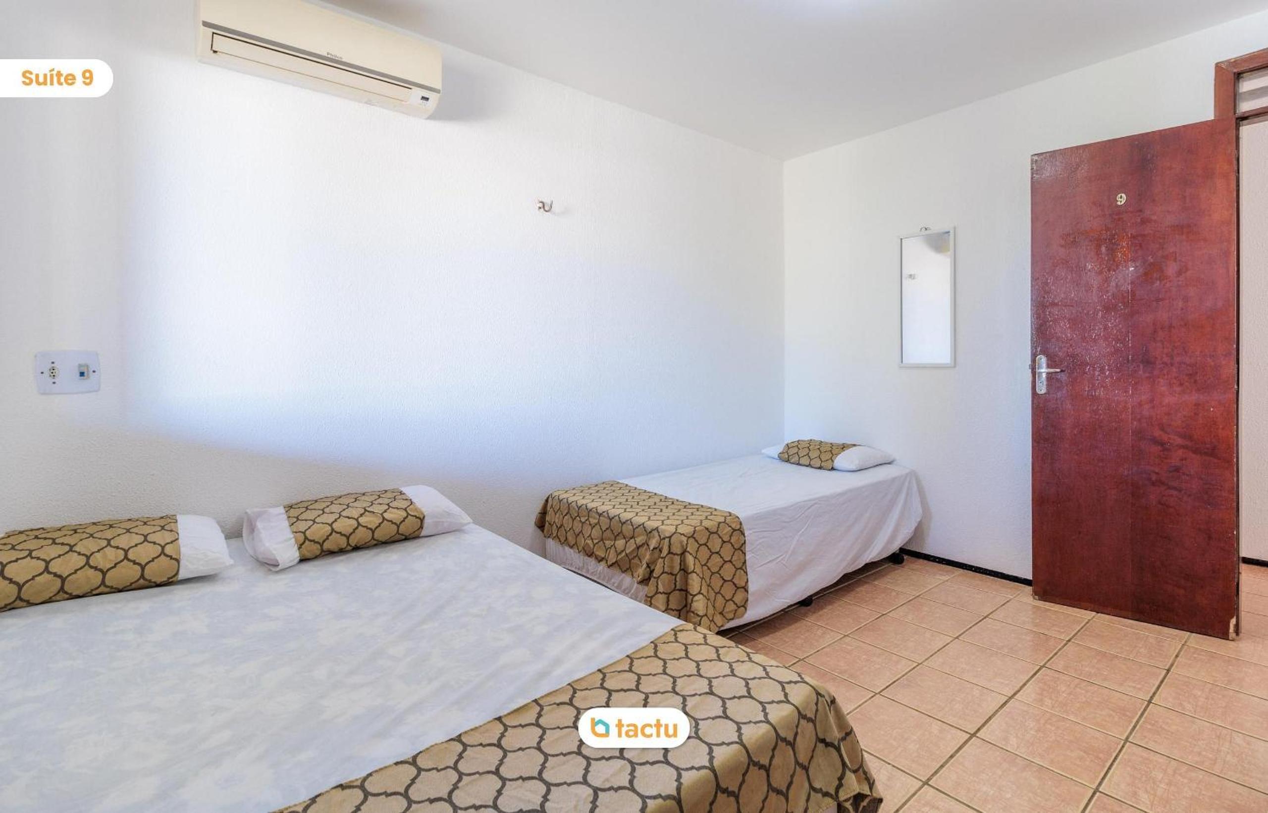 Casa Memphis no Porto das Dunas com Piscina