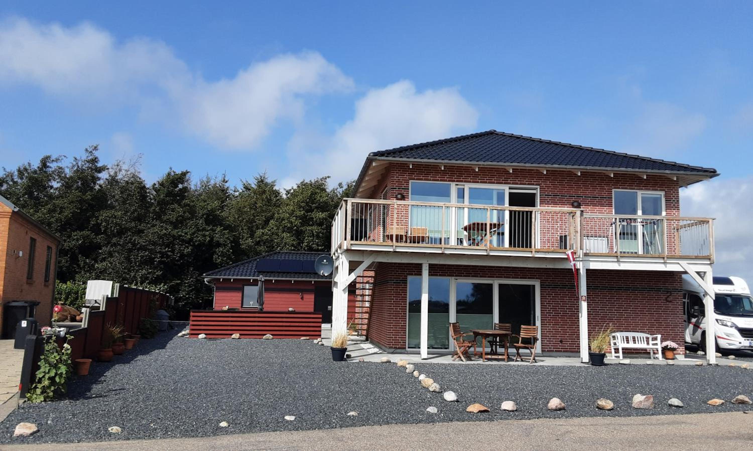 Villa-Amby
